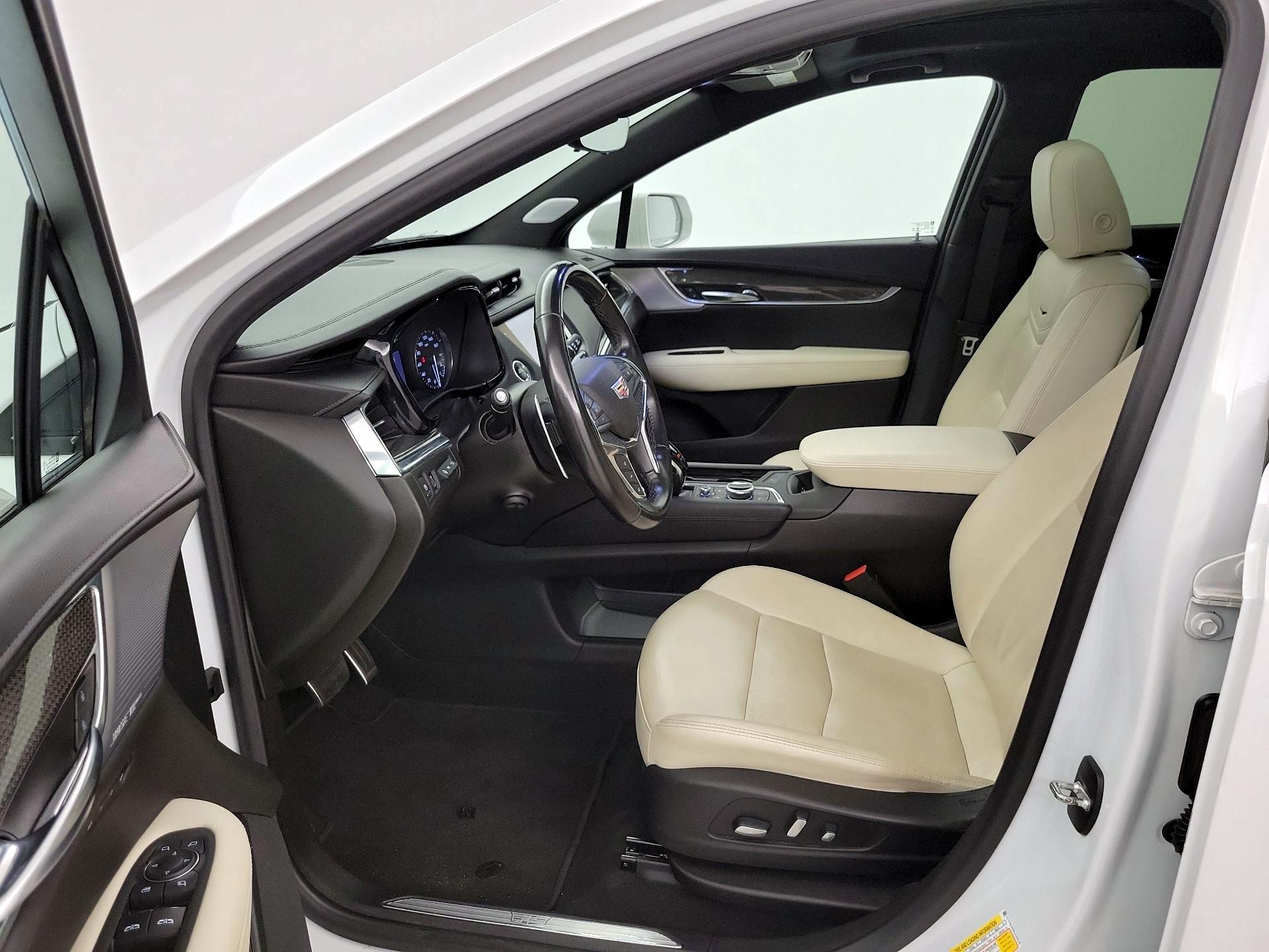Thumbnail: 2020 Cadillac XT5 - 11