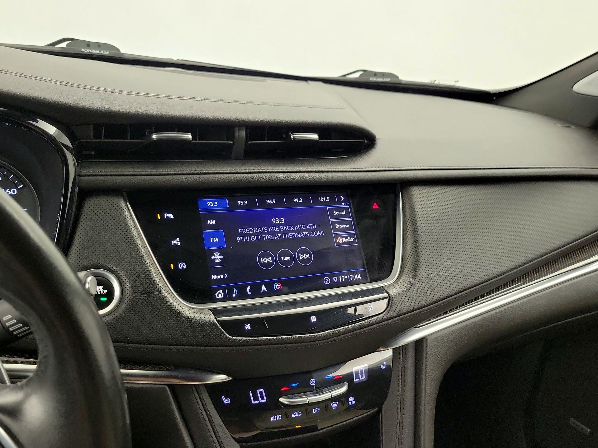 Thumbnail: 2020 Cadillac XT5 - 16