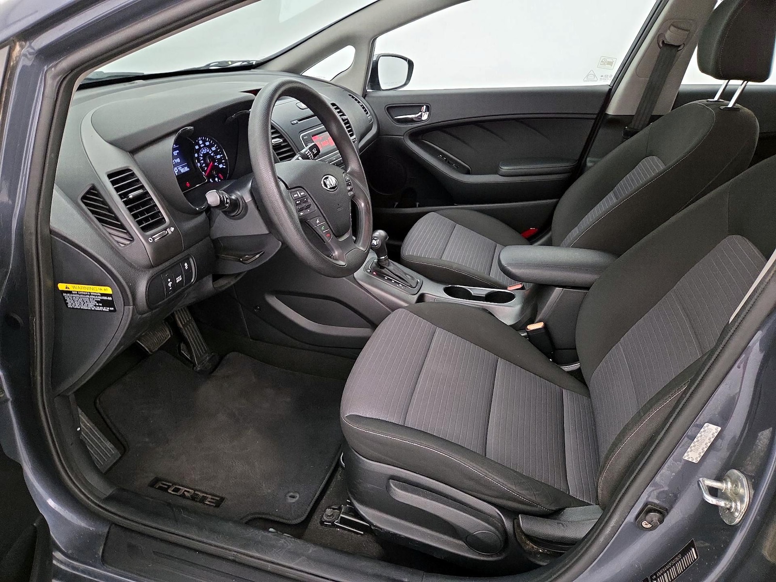2015 Kia Forte LX - Photo 12