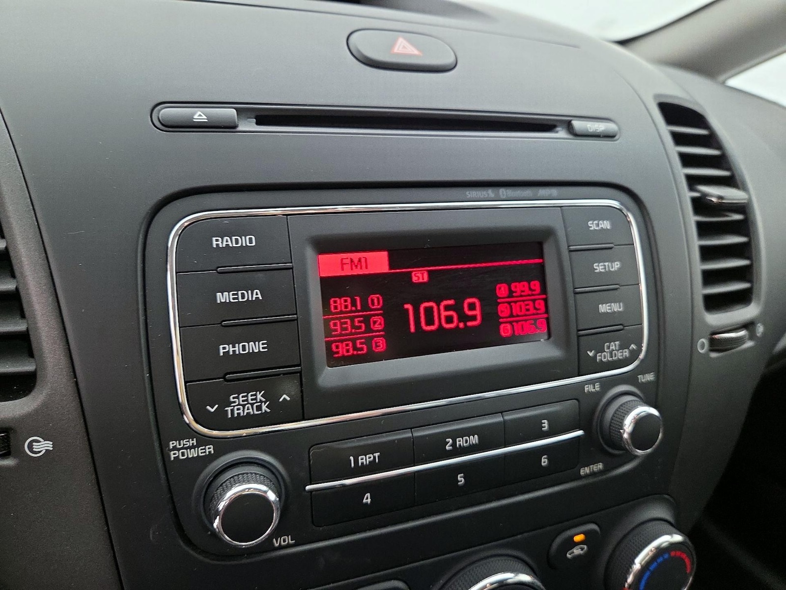 2015 Kia Forte LX - Photo 15