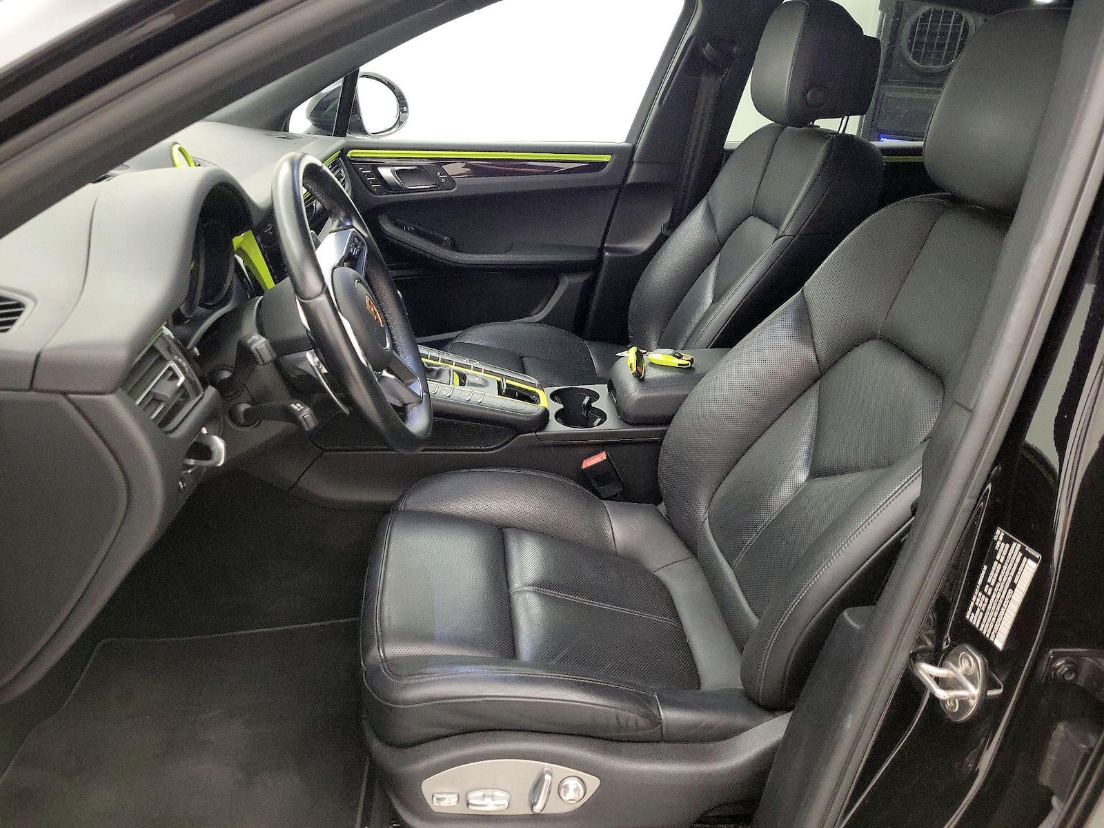 2021 Porsche Macan S - Photo 12