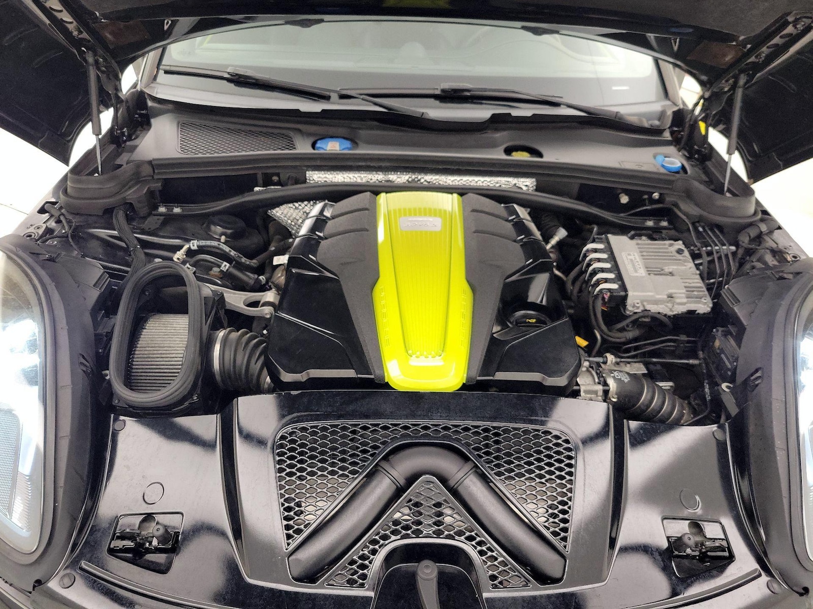 2021 Porsche Macan S - Photo 22