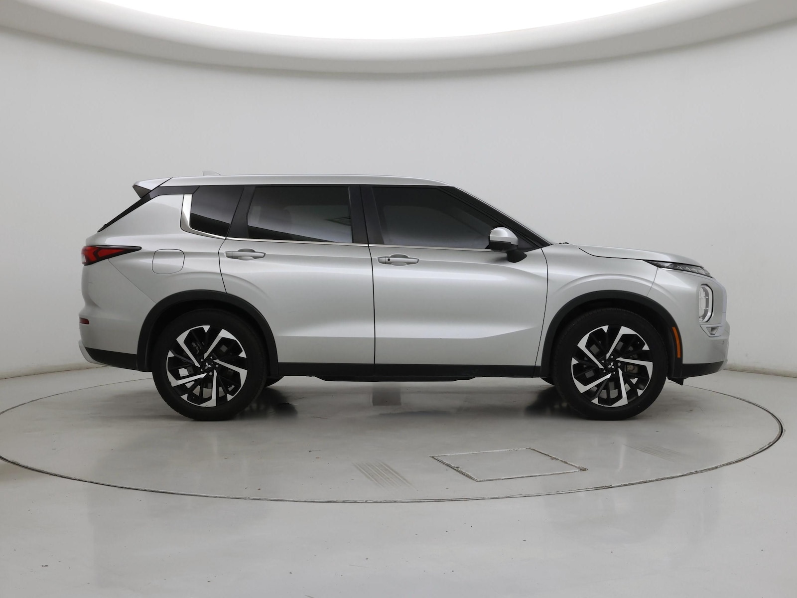 2022 Mitsubishi Outlander SE - Photo 8