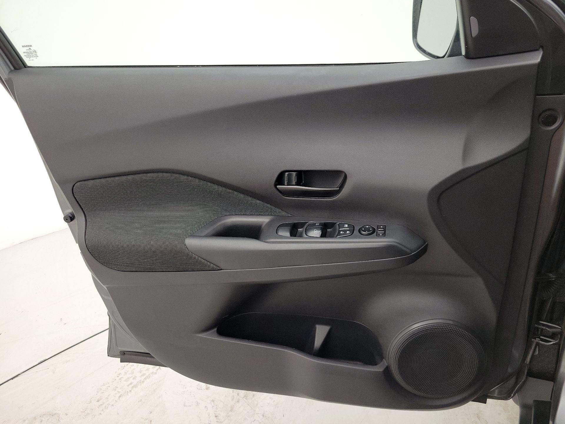 Thumbnail: 2020 Nissan Kicks - 12