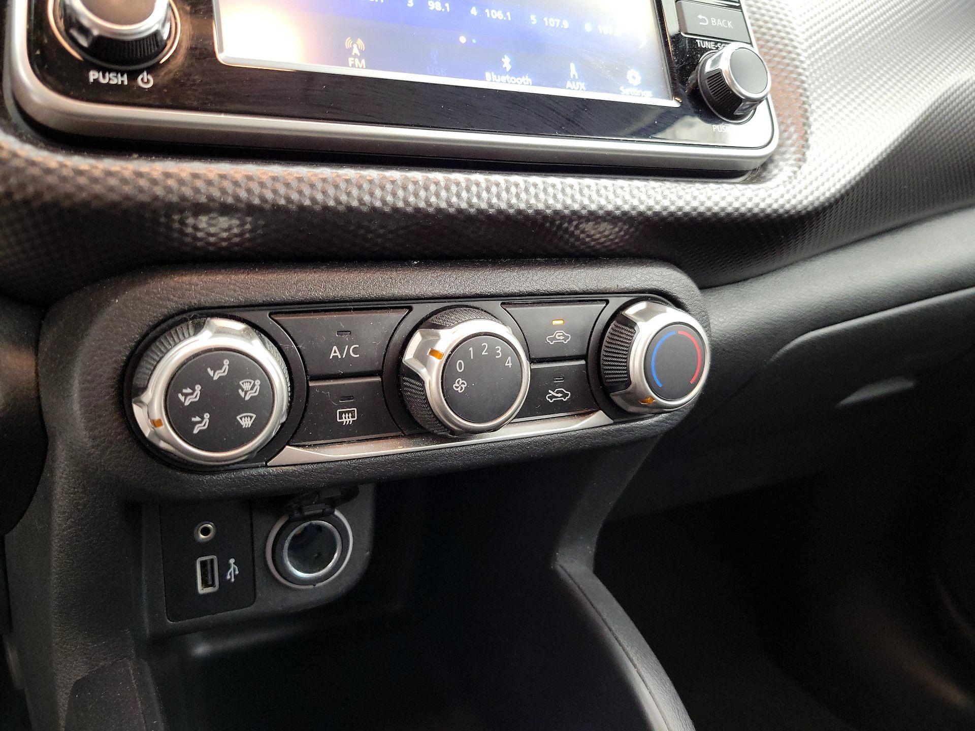Thumbnail: 2020 Nissan Kicks - 16