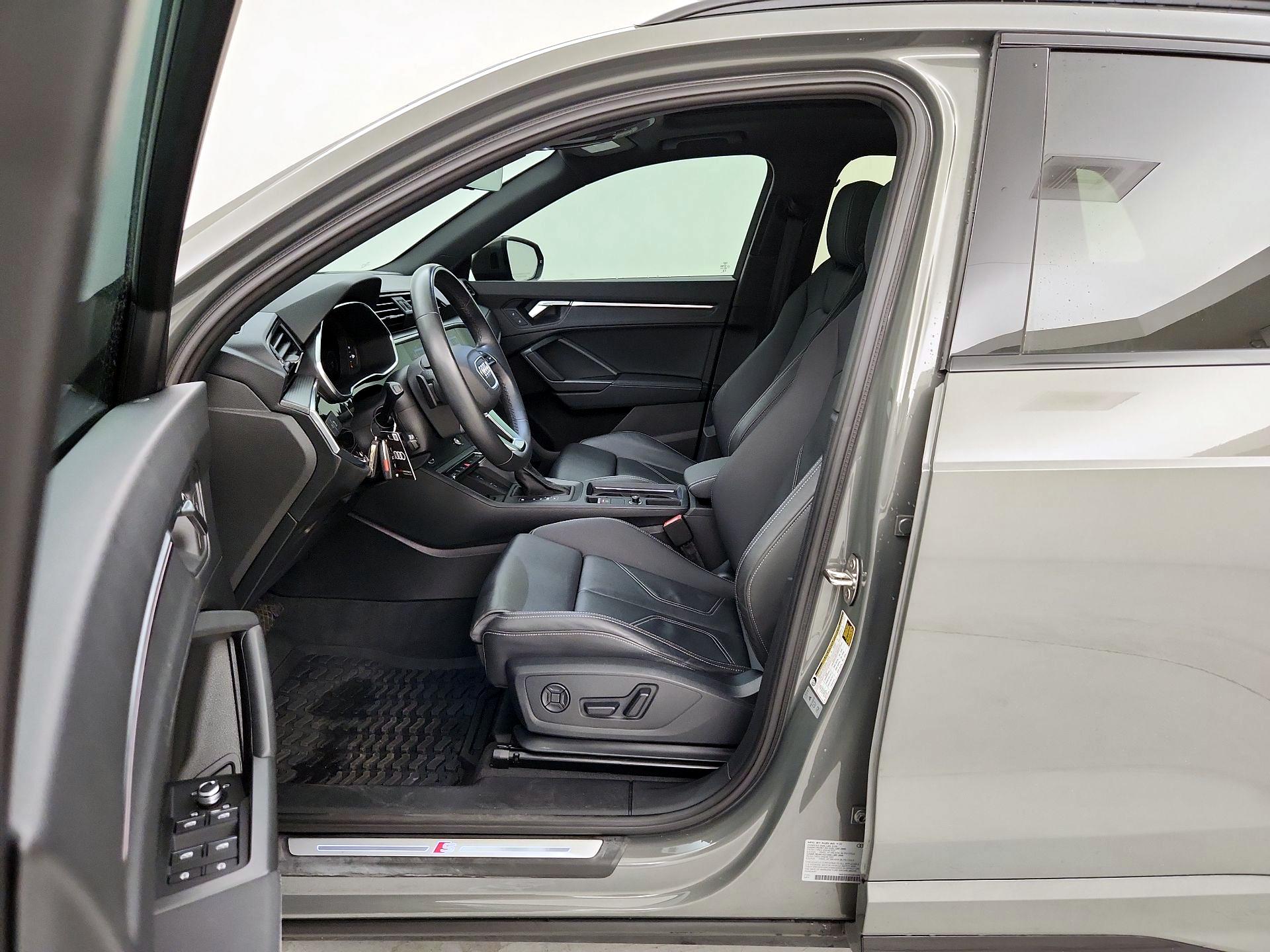 Thumbnail: 2024 Audi Q3 - 11