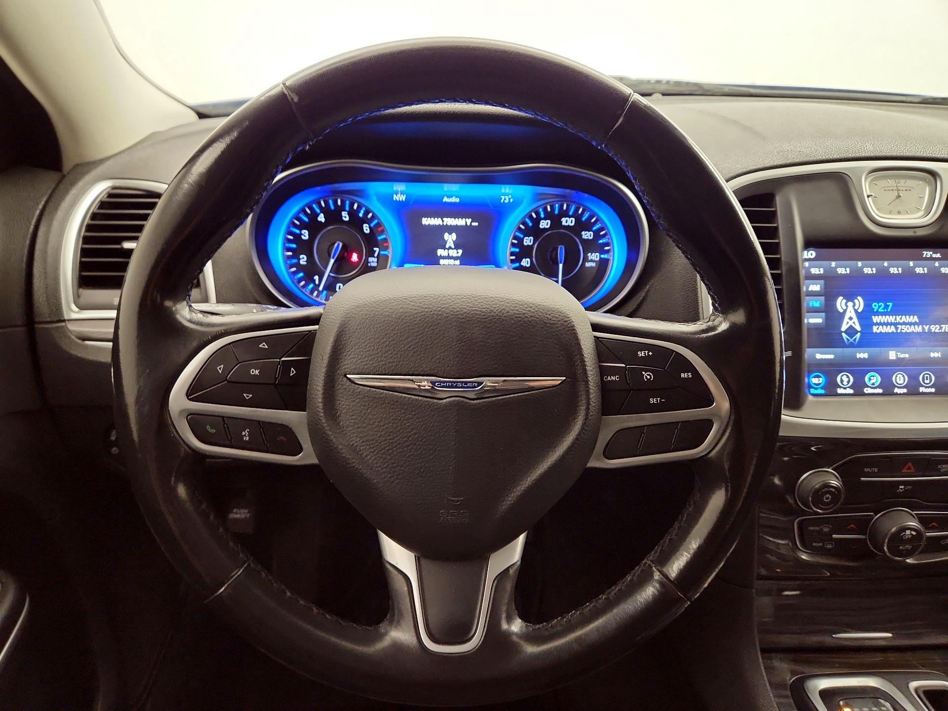 Thumbnail: 2019 Chrysler 300 - 10
