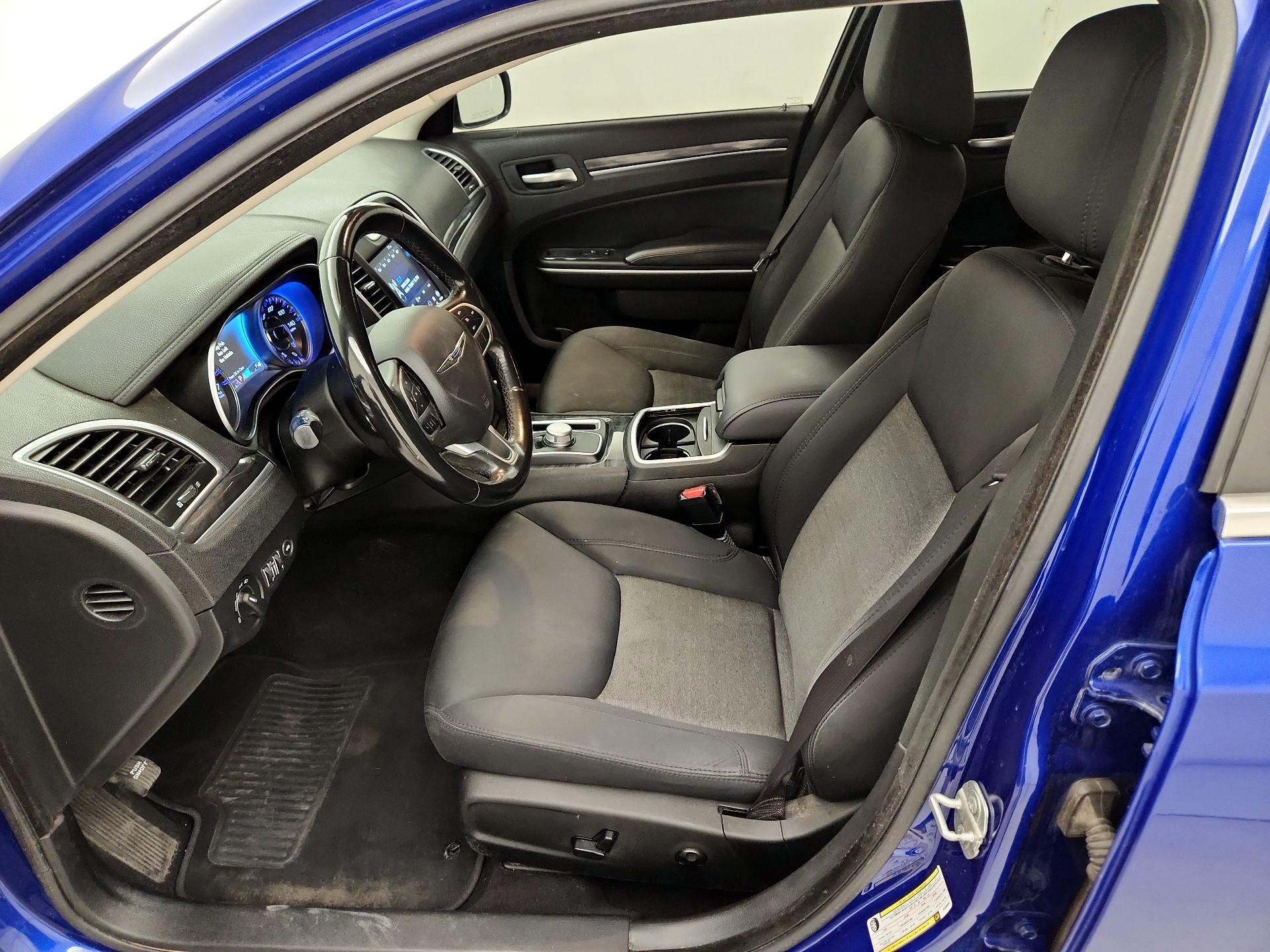 Thumbnail: 2019 Chrysler 300 - 11