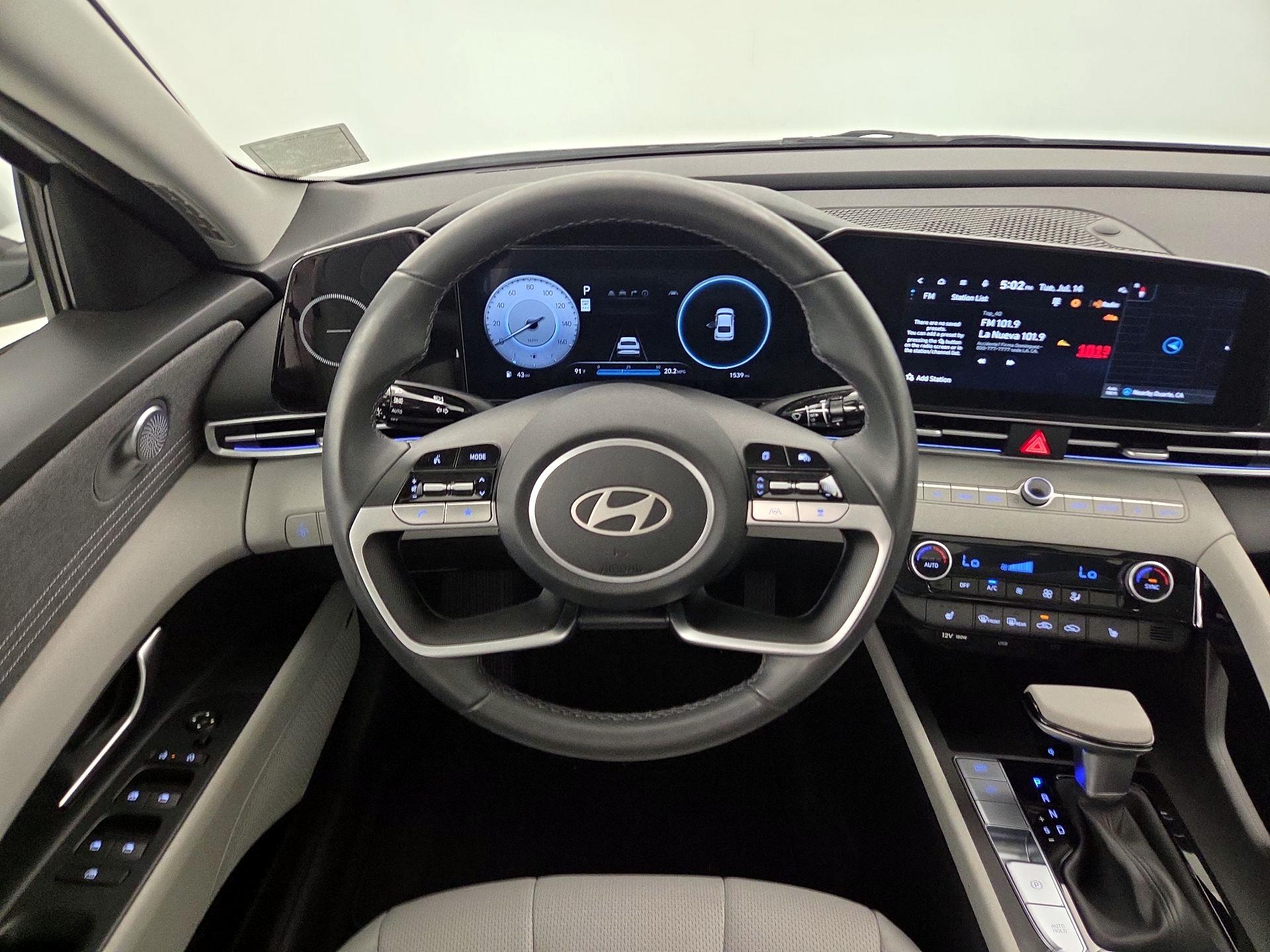 Thumbnail: 2025 Hyundai Elantra - 10