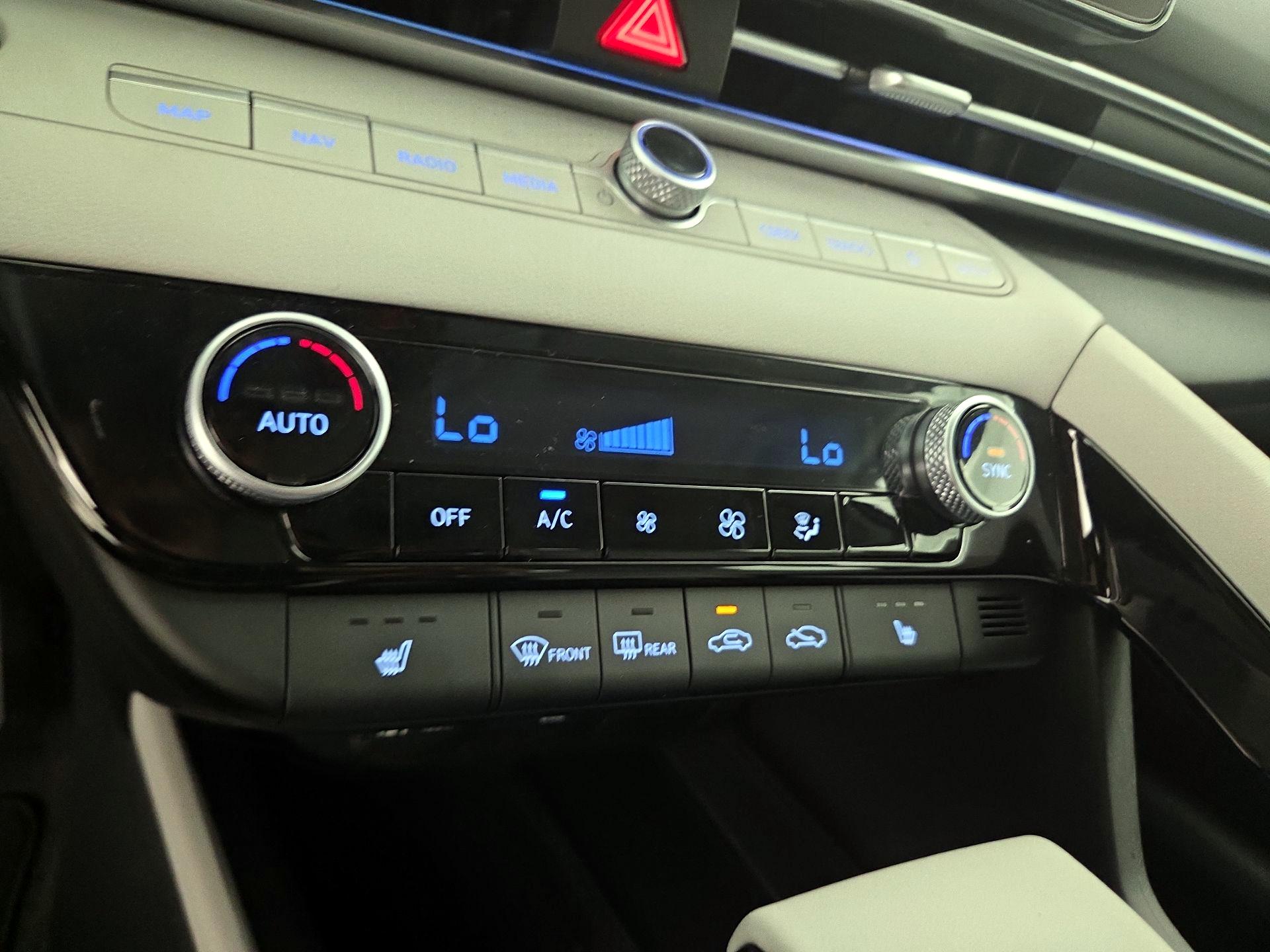 Thumbnail: 2025 Hyundai Elantra - 17