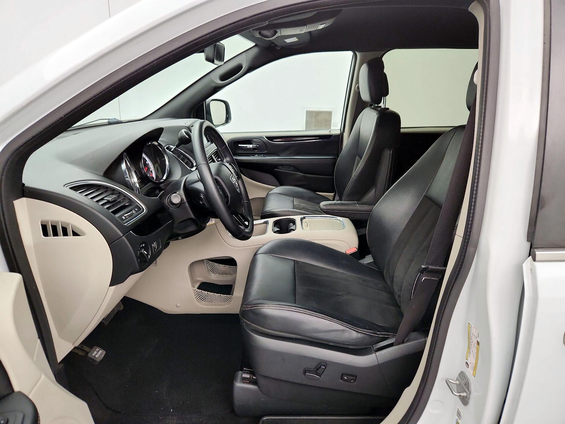 Thumbnail: 2019 Dodge Grand Caravan - 11