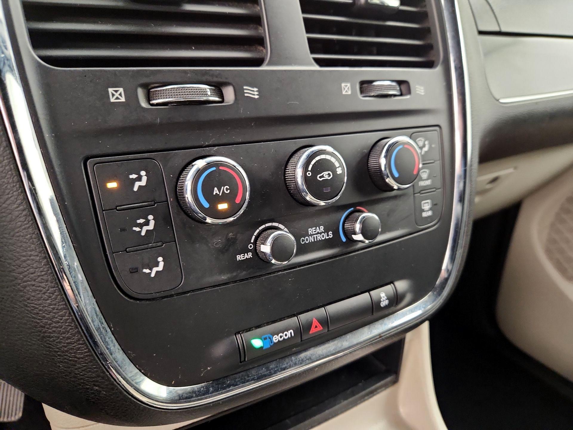 Thumbnail: 2019 Dodge Grand Caravan - 16