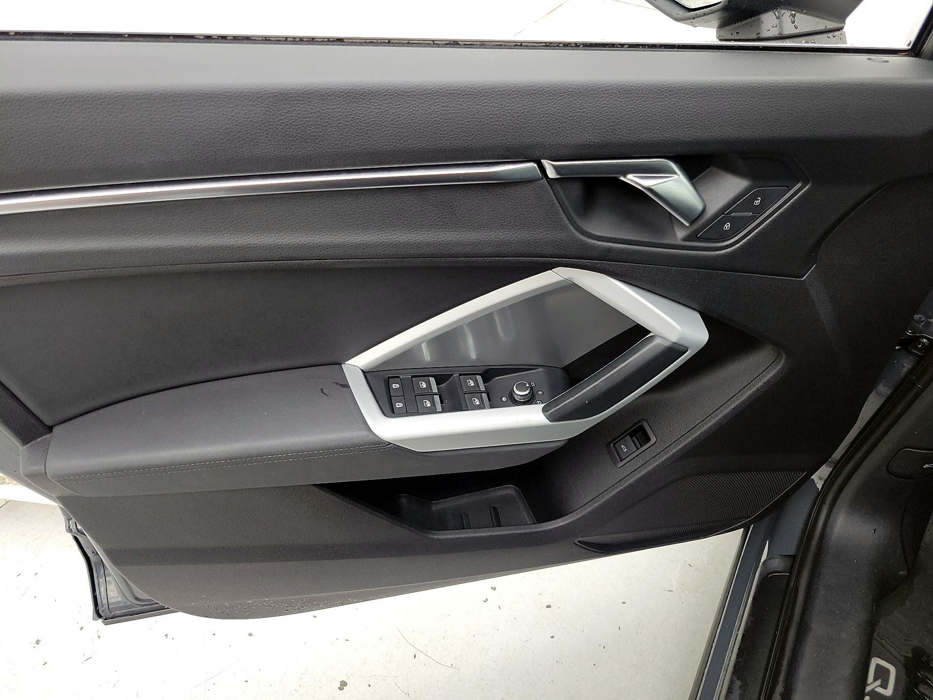 Thumbnail: 2020 Audi Q3 - 12