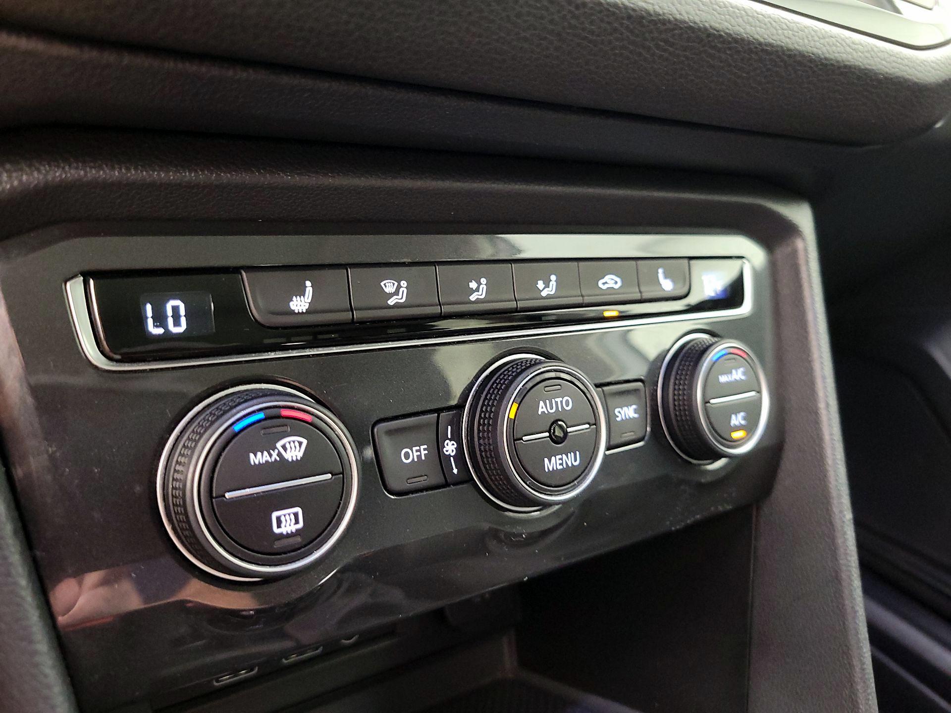 Thumbnail: 2019 Volkswagen Tiguan - 16