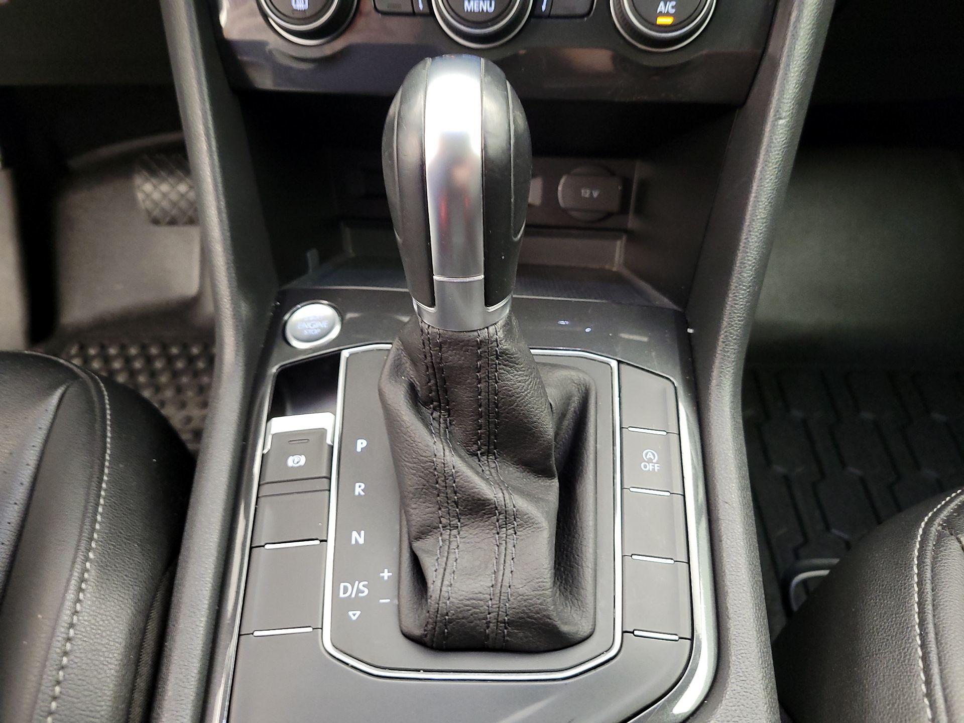 Thumbnail: 2019 Volkswagen Tiguan - 17
