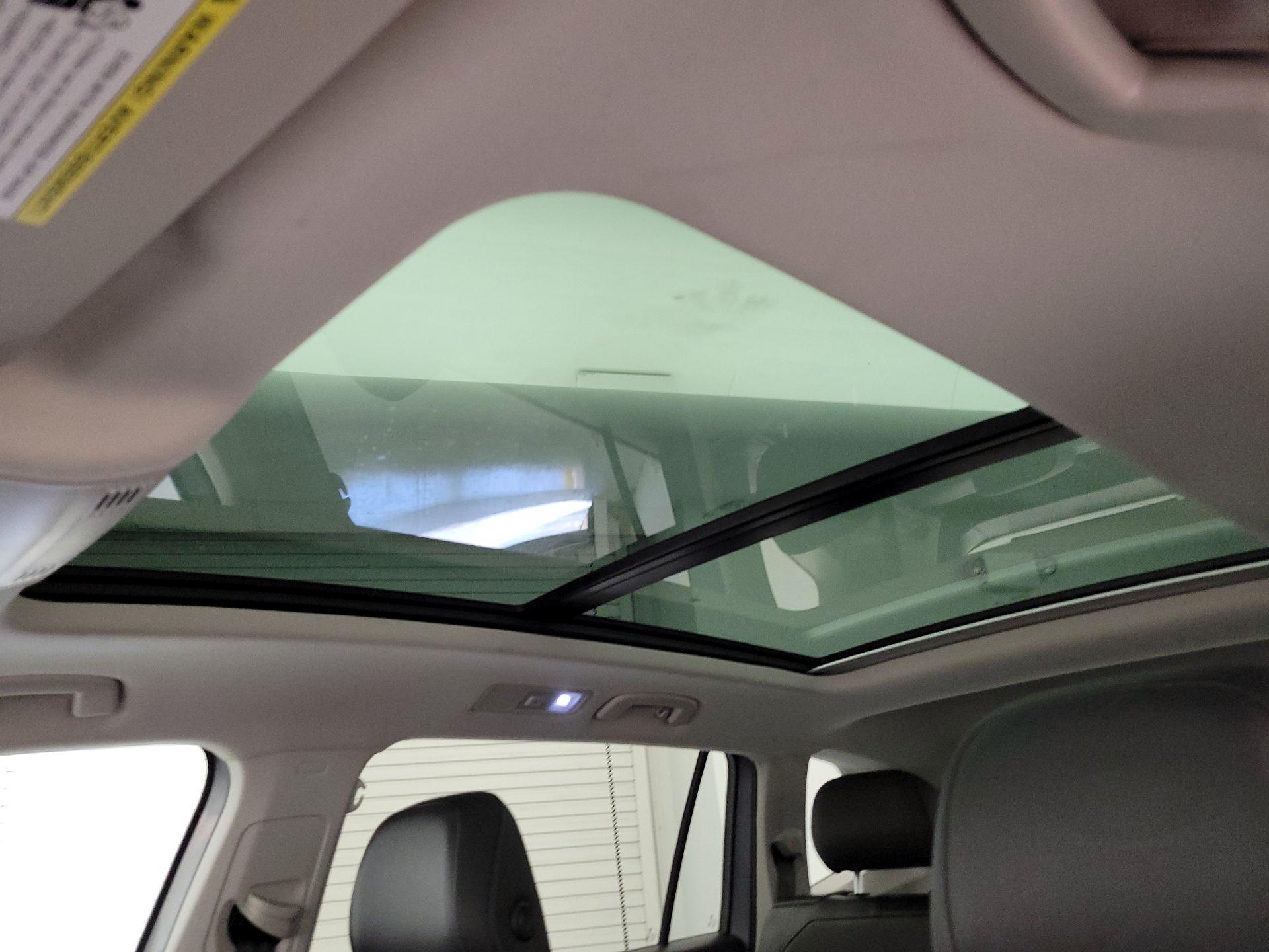 Thumbnail: 2019 Volkswagen Tiguan - 19