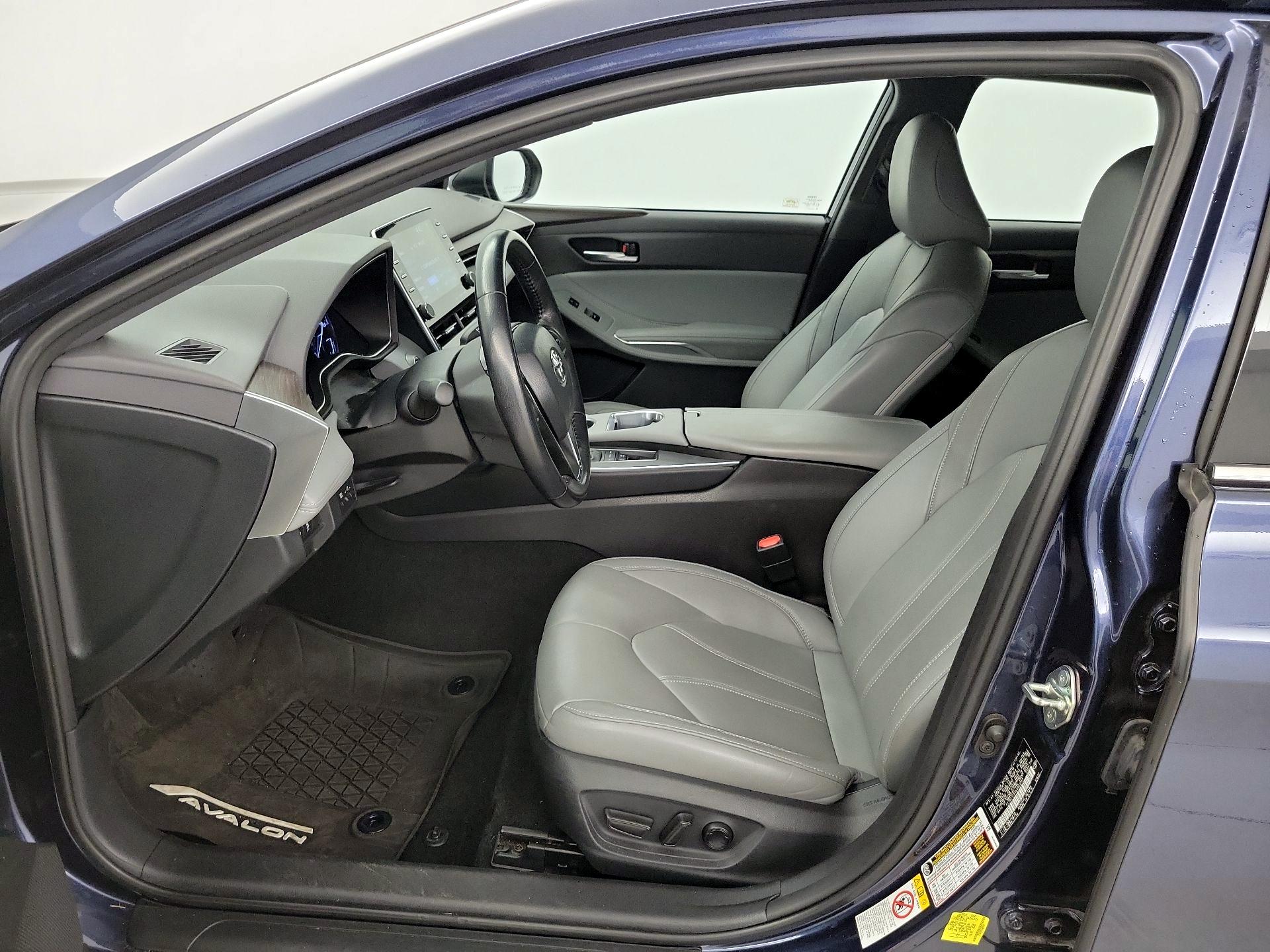 Thumbnail: 2019 Toyota Avalon - 11