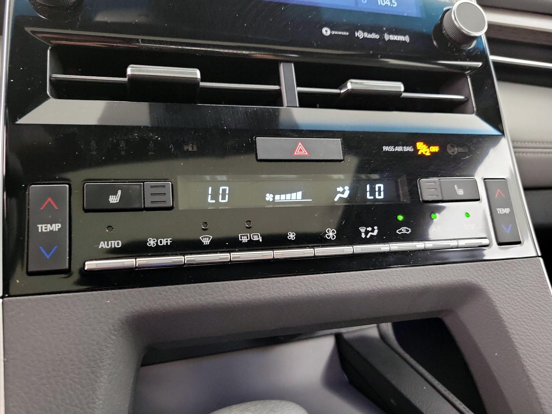 Thumbnail: 2019 Toyota Avalon - 16