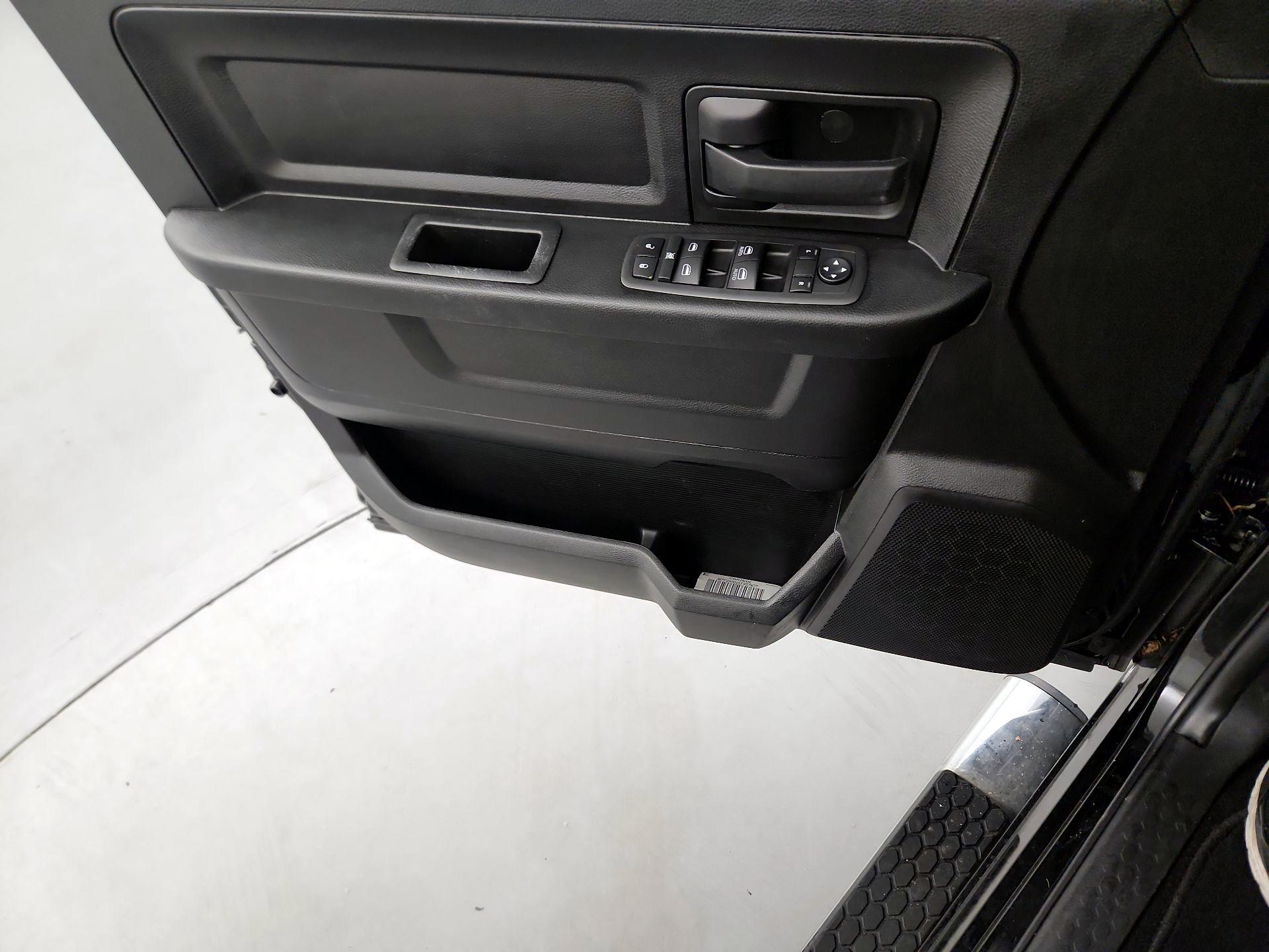 Thumbnail: 2021 RAM 1500 Classic - 12