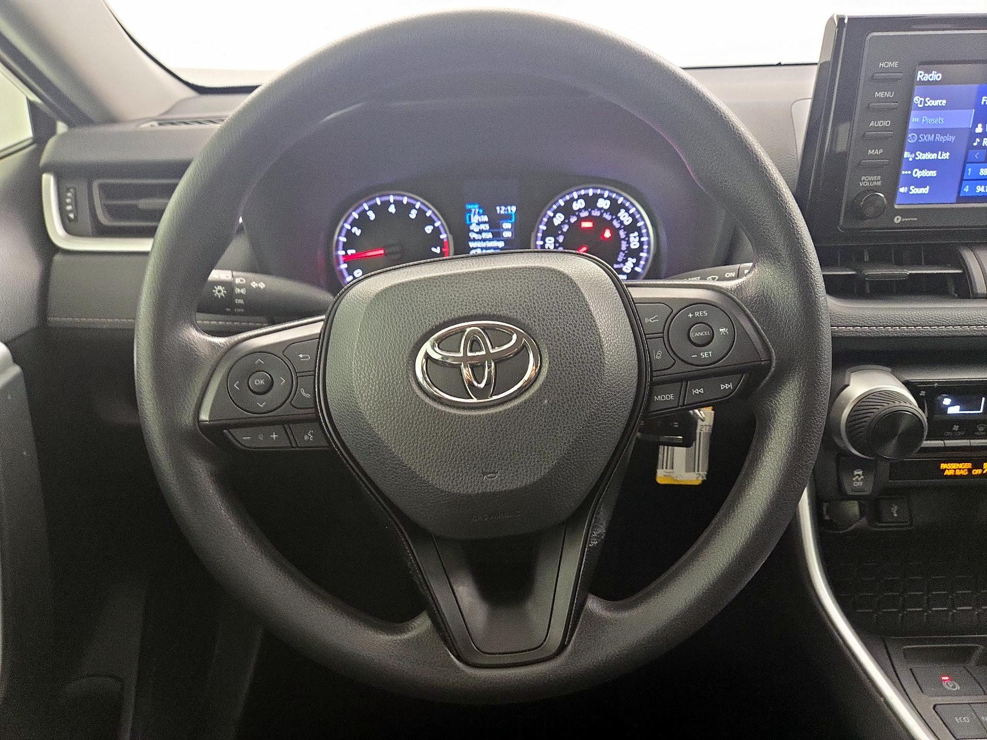 Thumbnail: 2021 Toyota RAV4 - 10