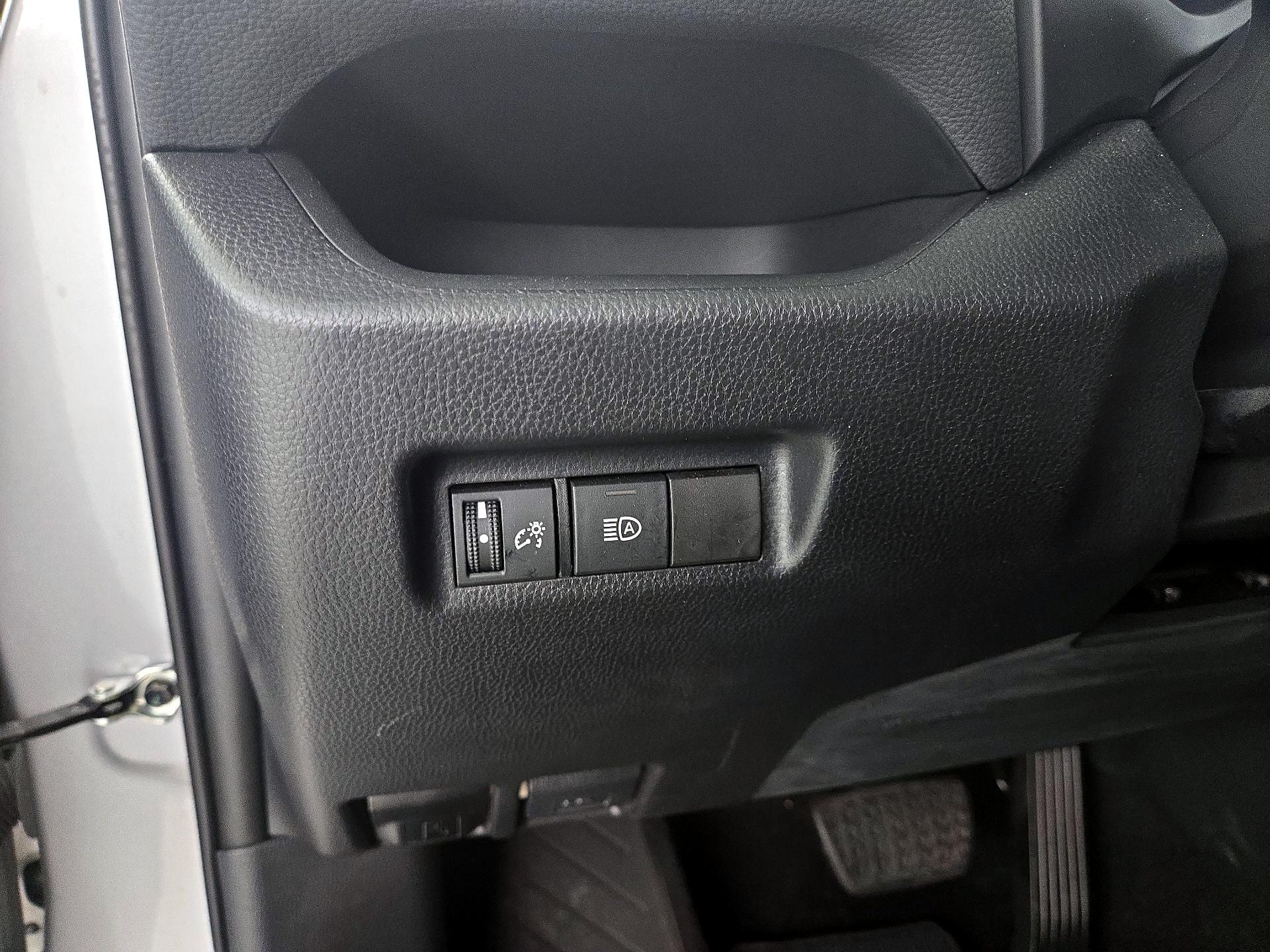 Thumbnail: 2021 Toyota RAV4 - 13