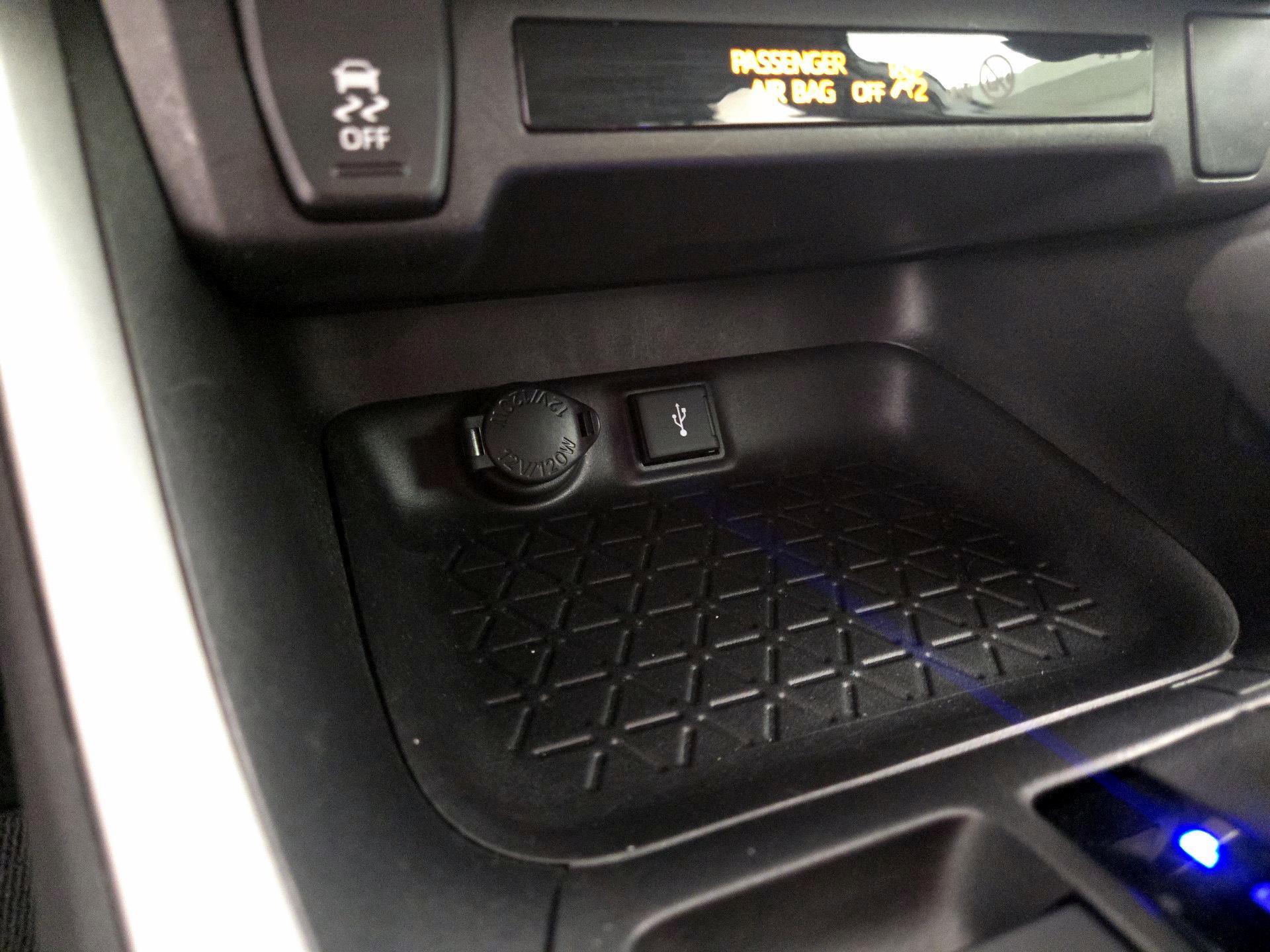 Thumbnail: 2021 Toyota RAV4 - 18