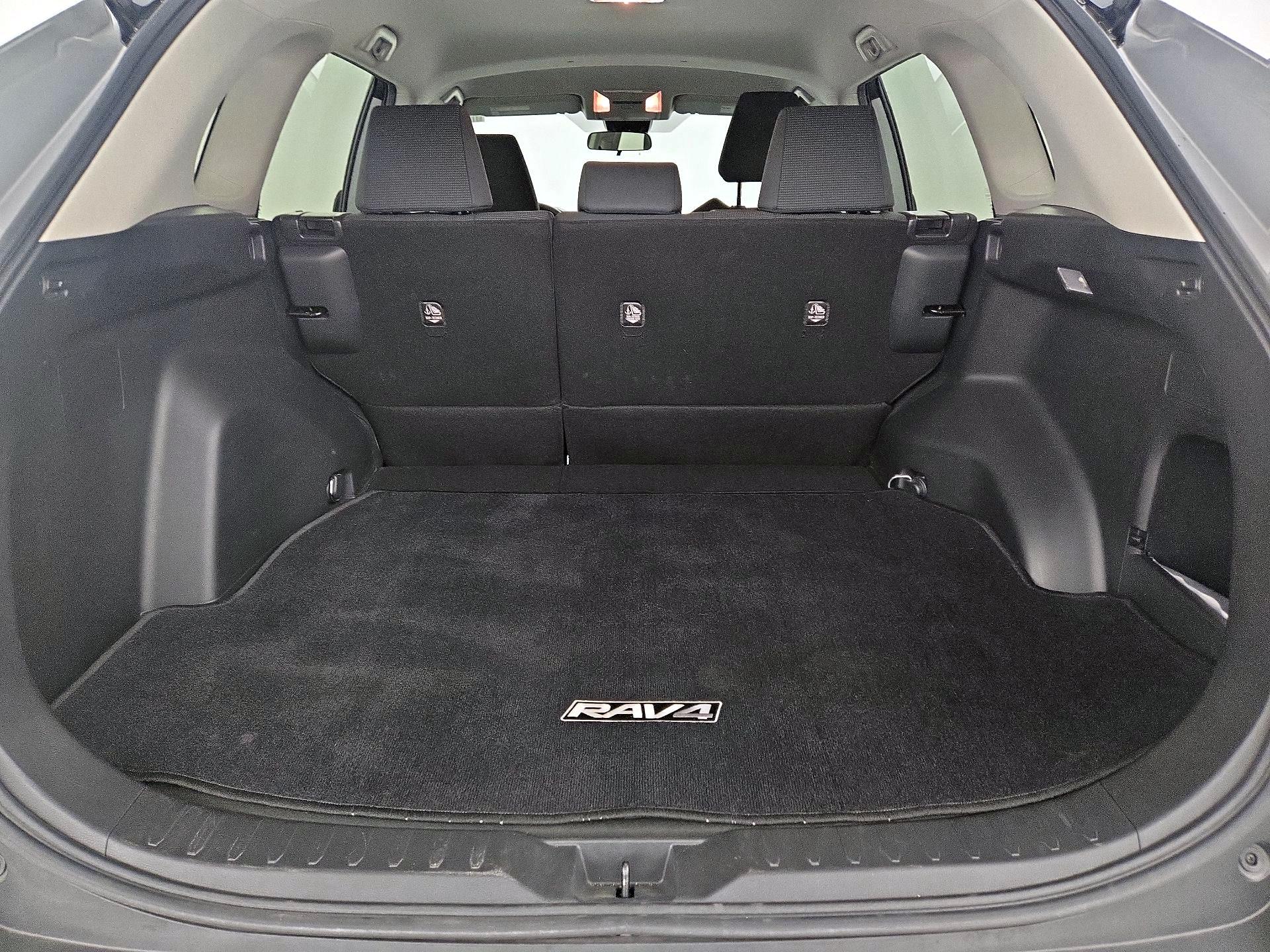 Thumbnail: 2021 Toyota RAV4 - 20