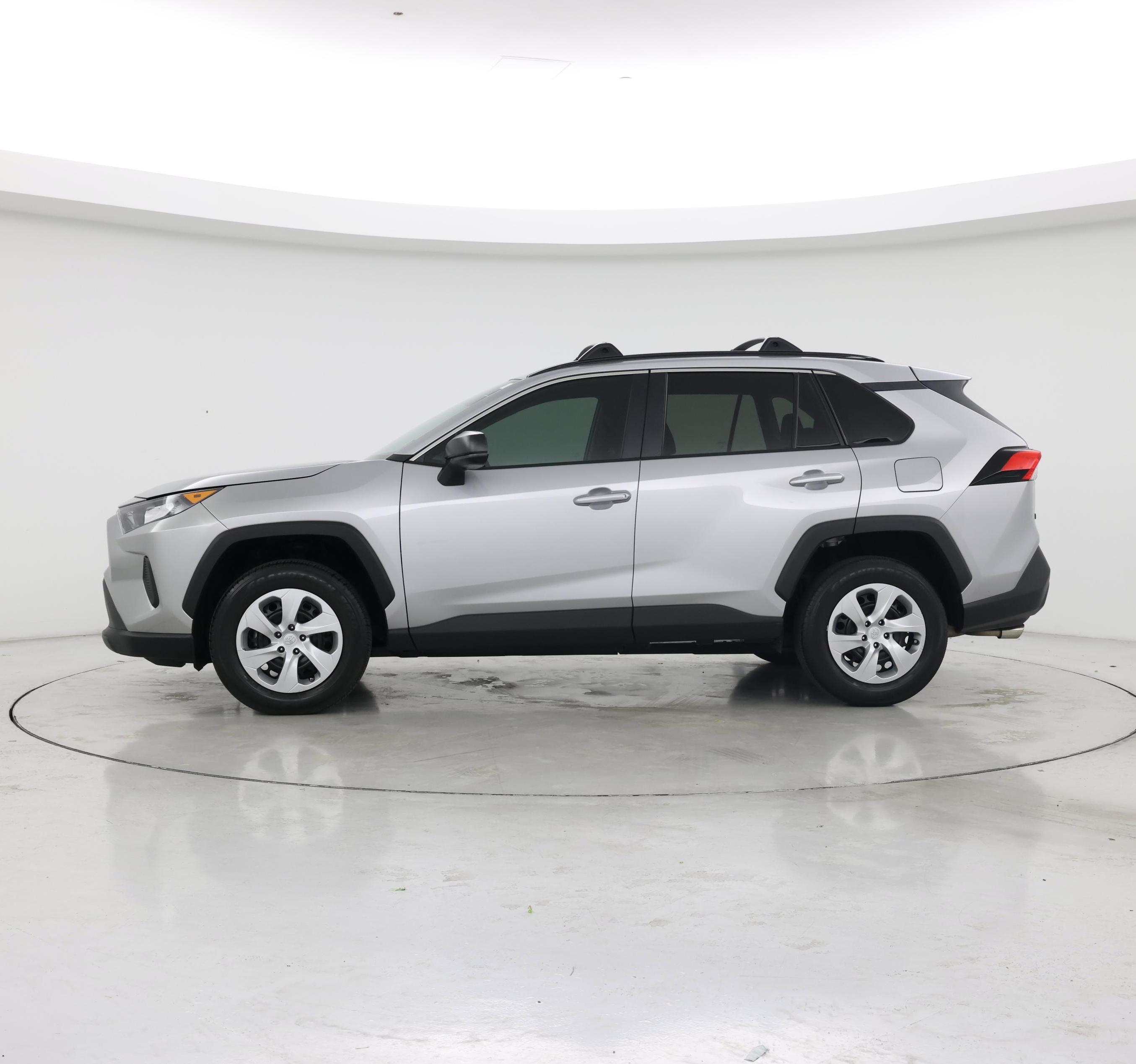 Thumbnail: 2021 Toyota RAV4 - 3