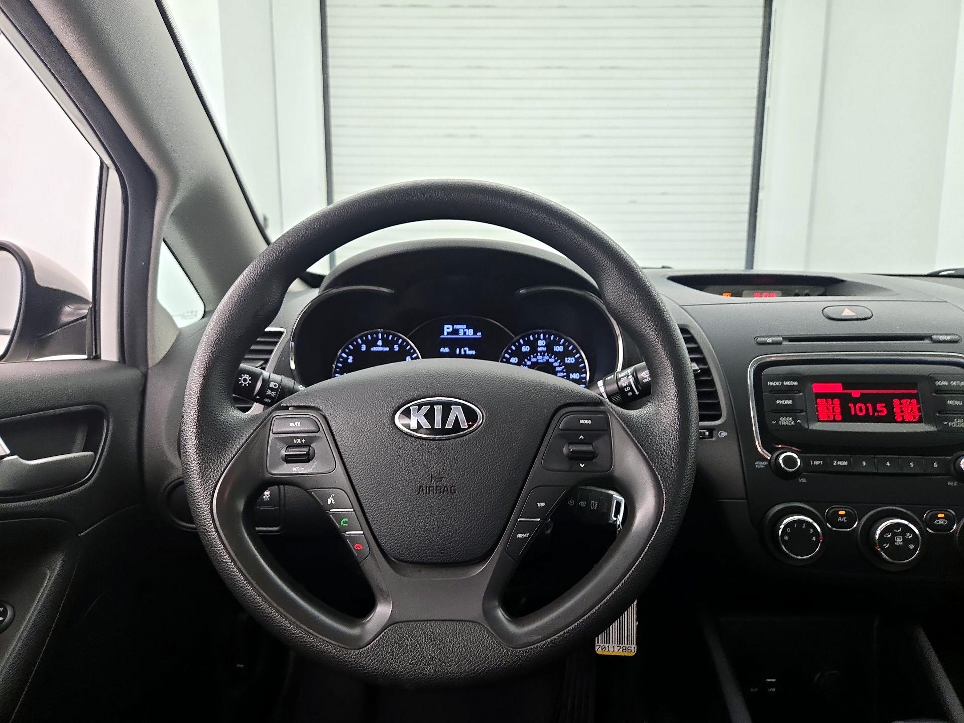 Thumbnail: 2017 Kia Forte - 10
