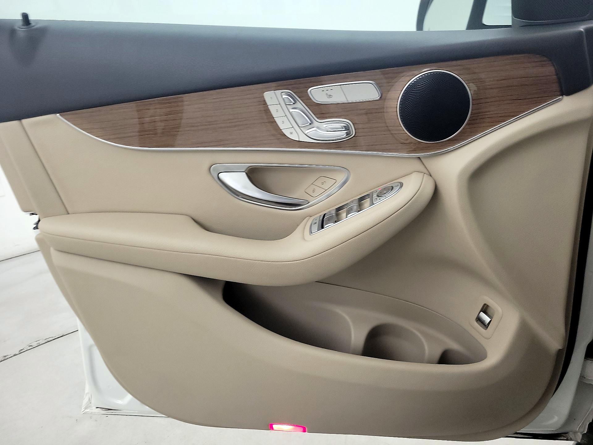 Thumbnail: 2018 Mercedes-Benz GLC - 12