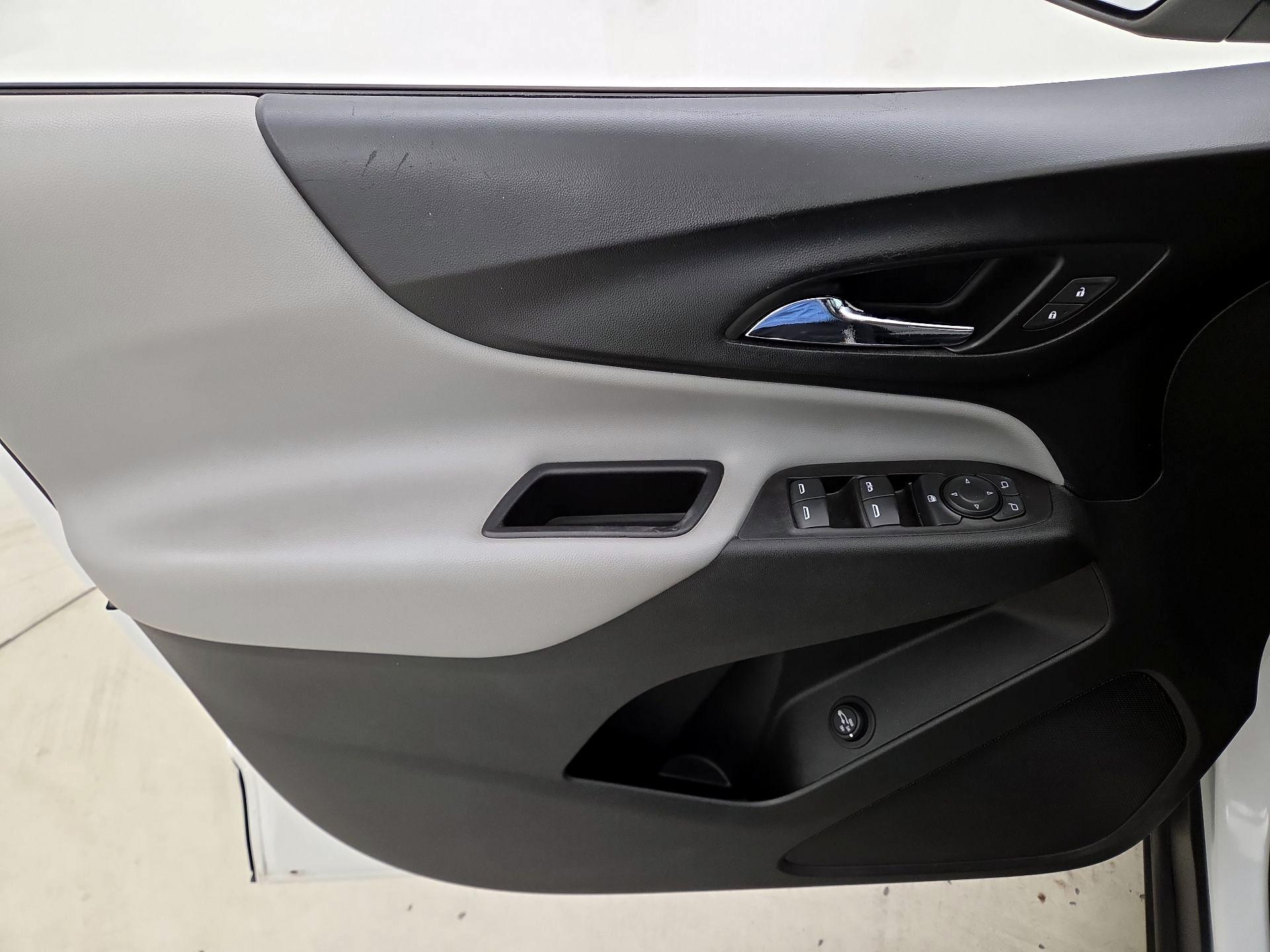 Thumbnail: 2018 Chevrolet Equinox - 12