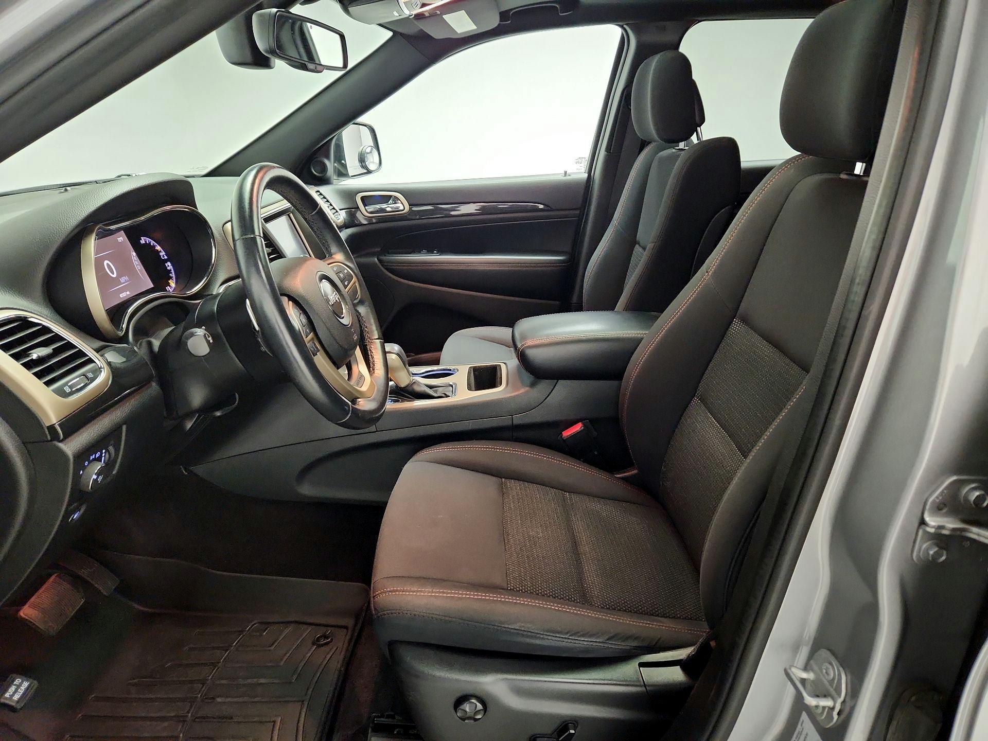 Thumbnail: 2016 Jeep Grand Cherokee - 11
