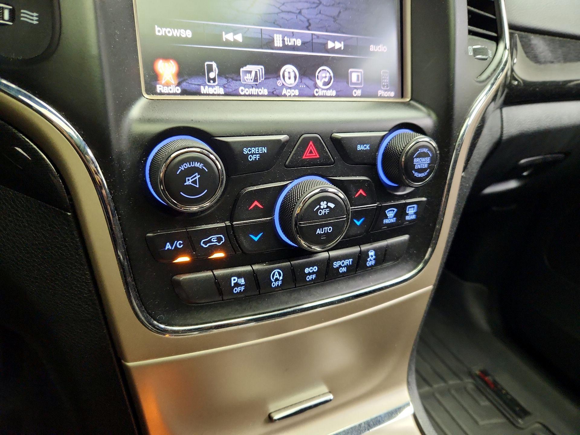 Thumbnail: 2016 Jeep Grand Cherokee - 16
