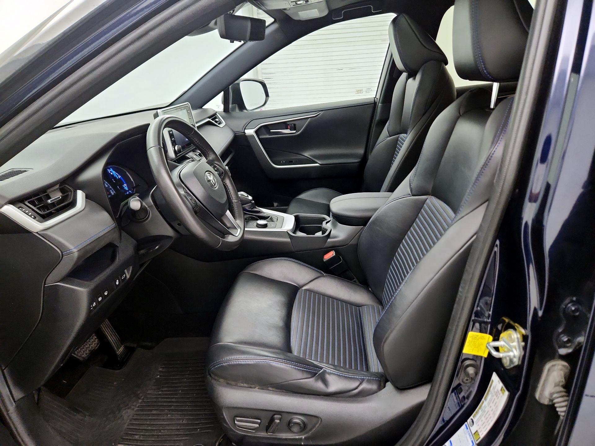 Thumbnail: 2020 Toyota RAV4 - 11