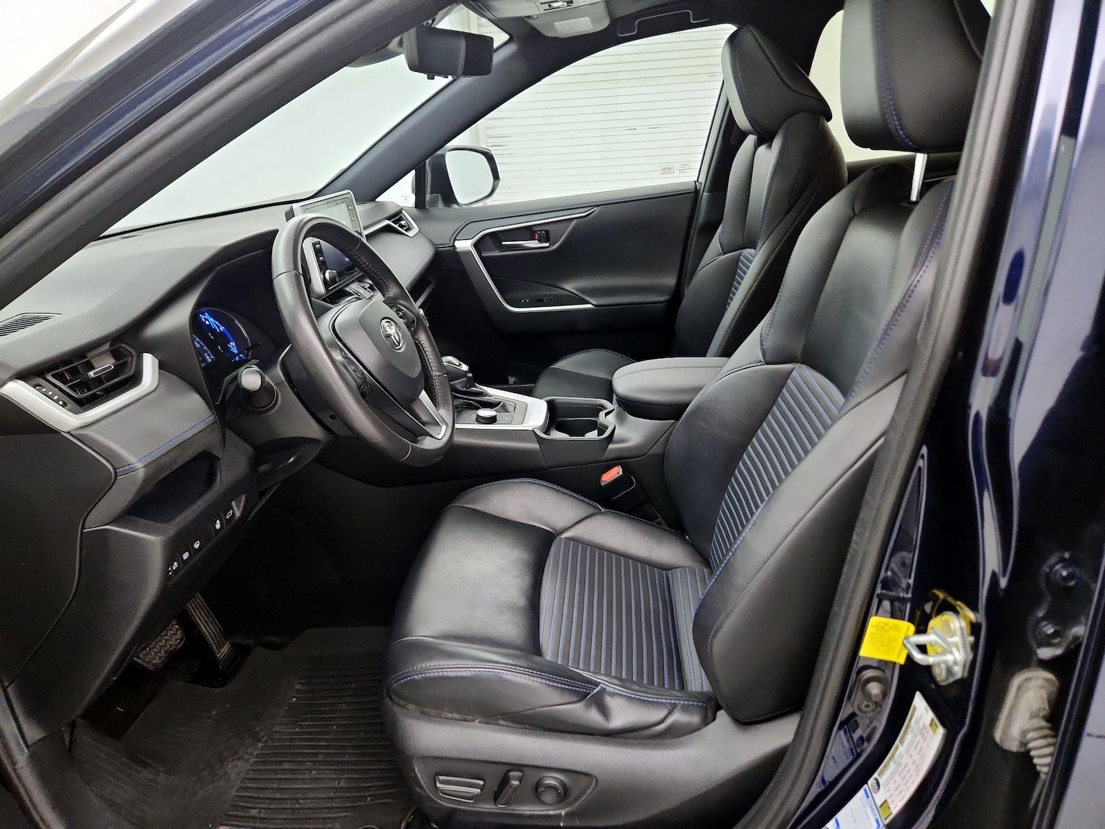 2020 Toyota RAV4 XSE - Photo 12