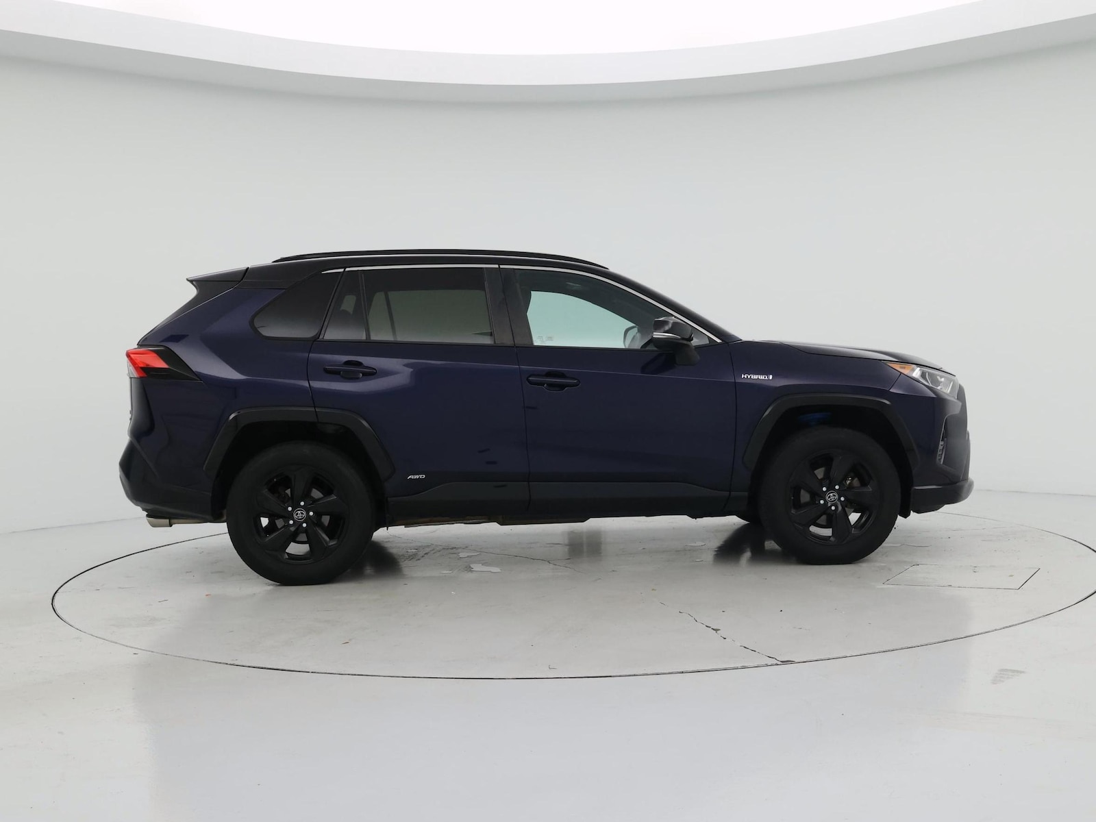2020 Toyota RAV4 XSE - Photo 8