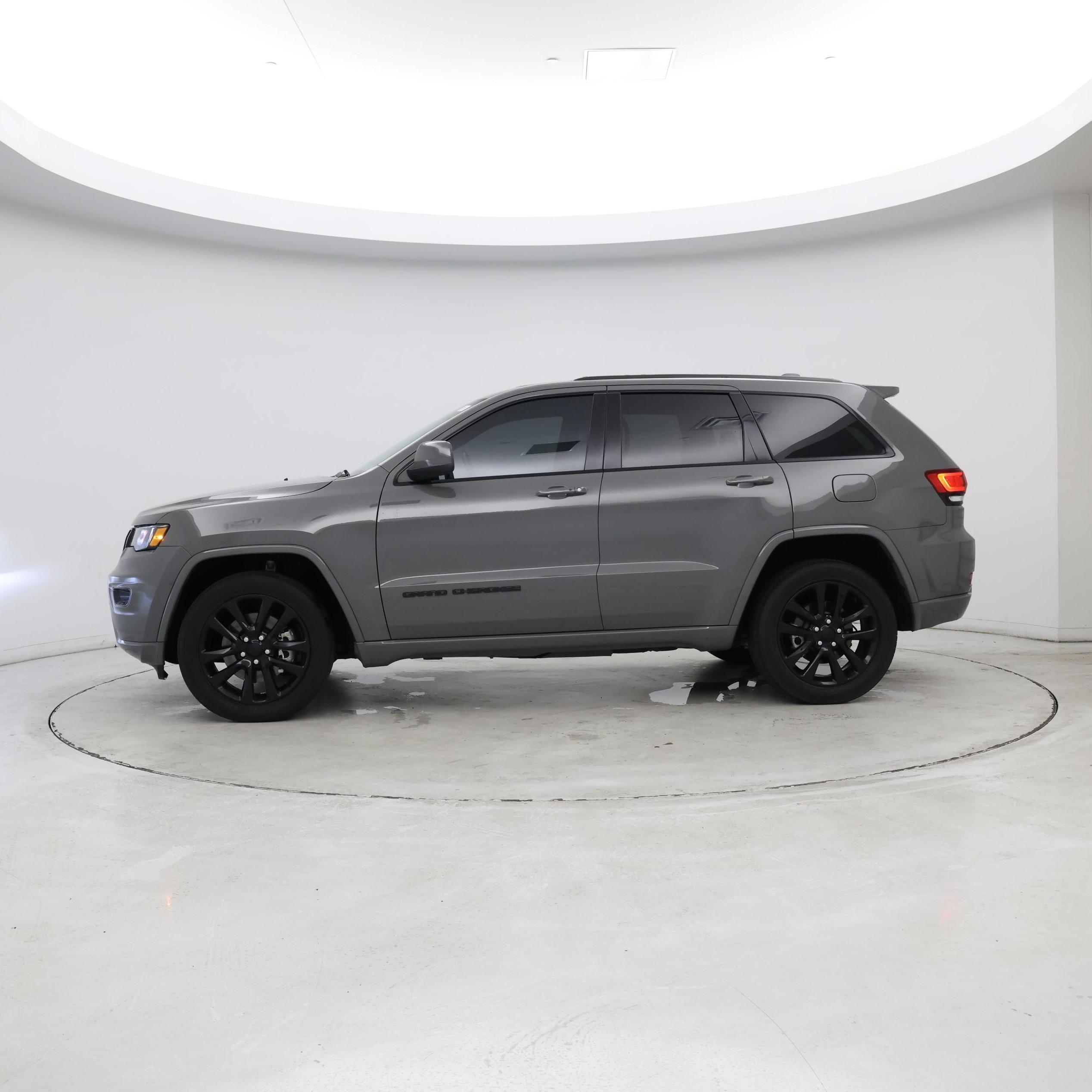 Thumbnail: 2021 Jeep Grand Cherokee - 2