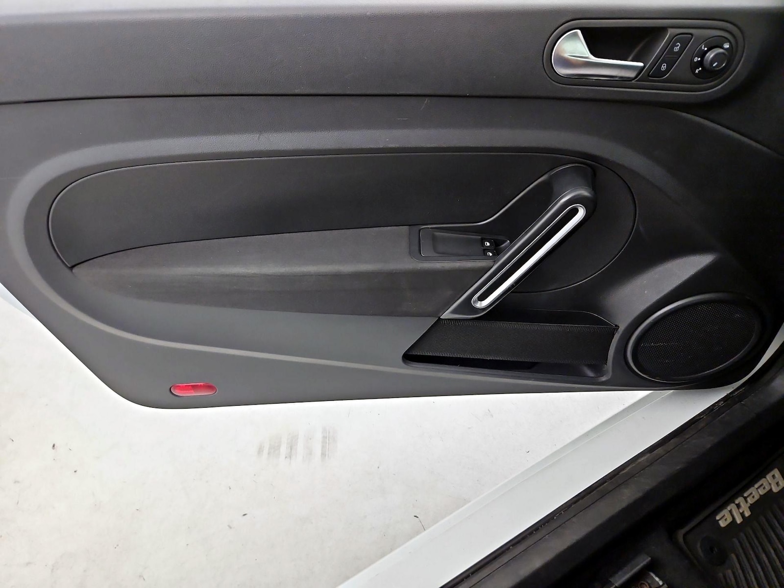 2019 Volkswagen Beetle S - Photo 13