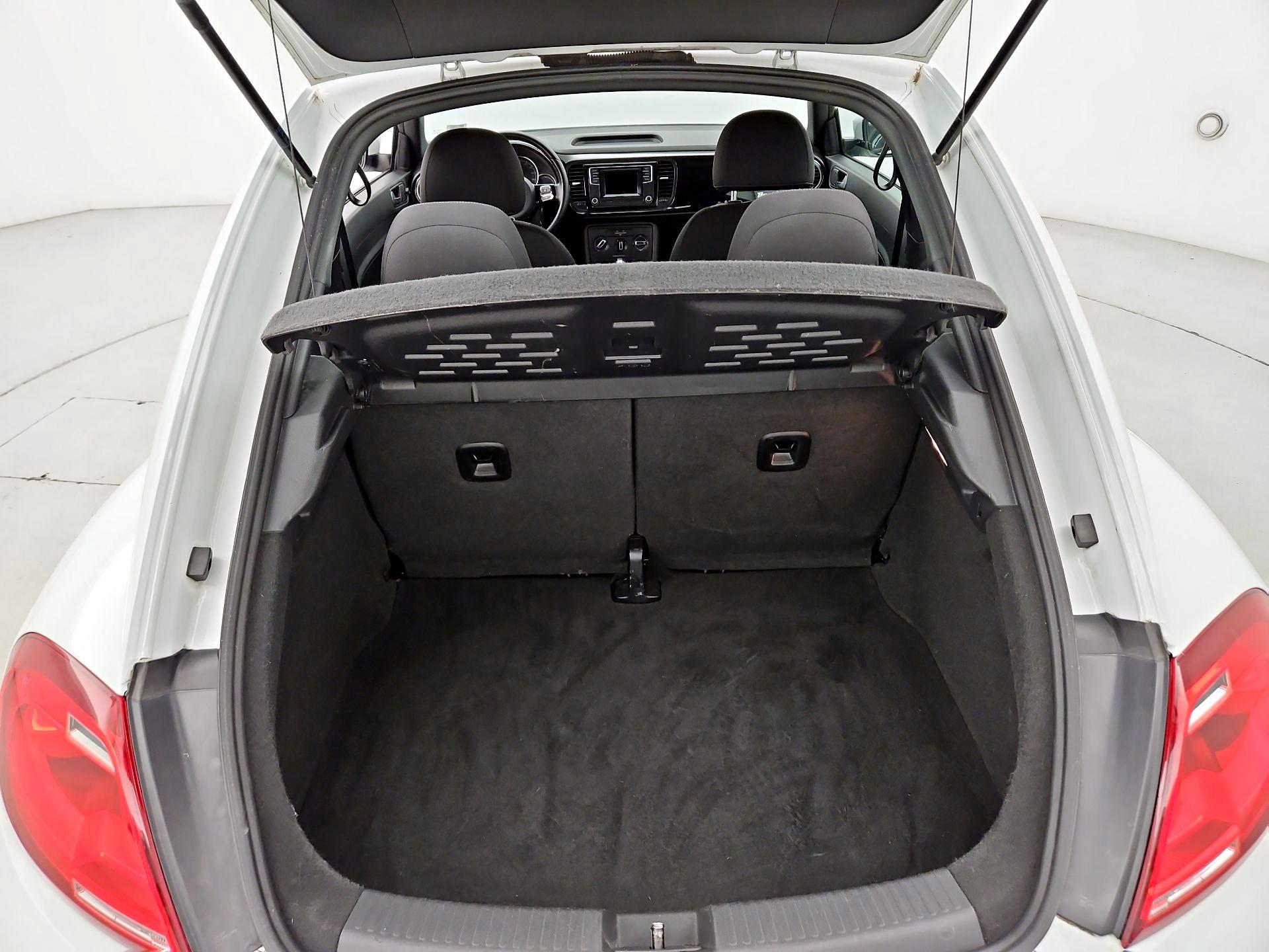 Thumbnail: 2019 Volkswagen Beetle - 20