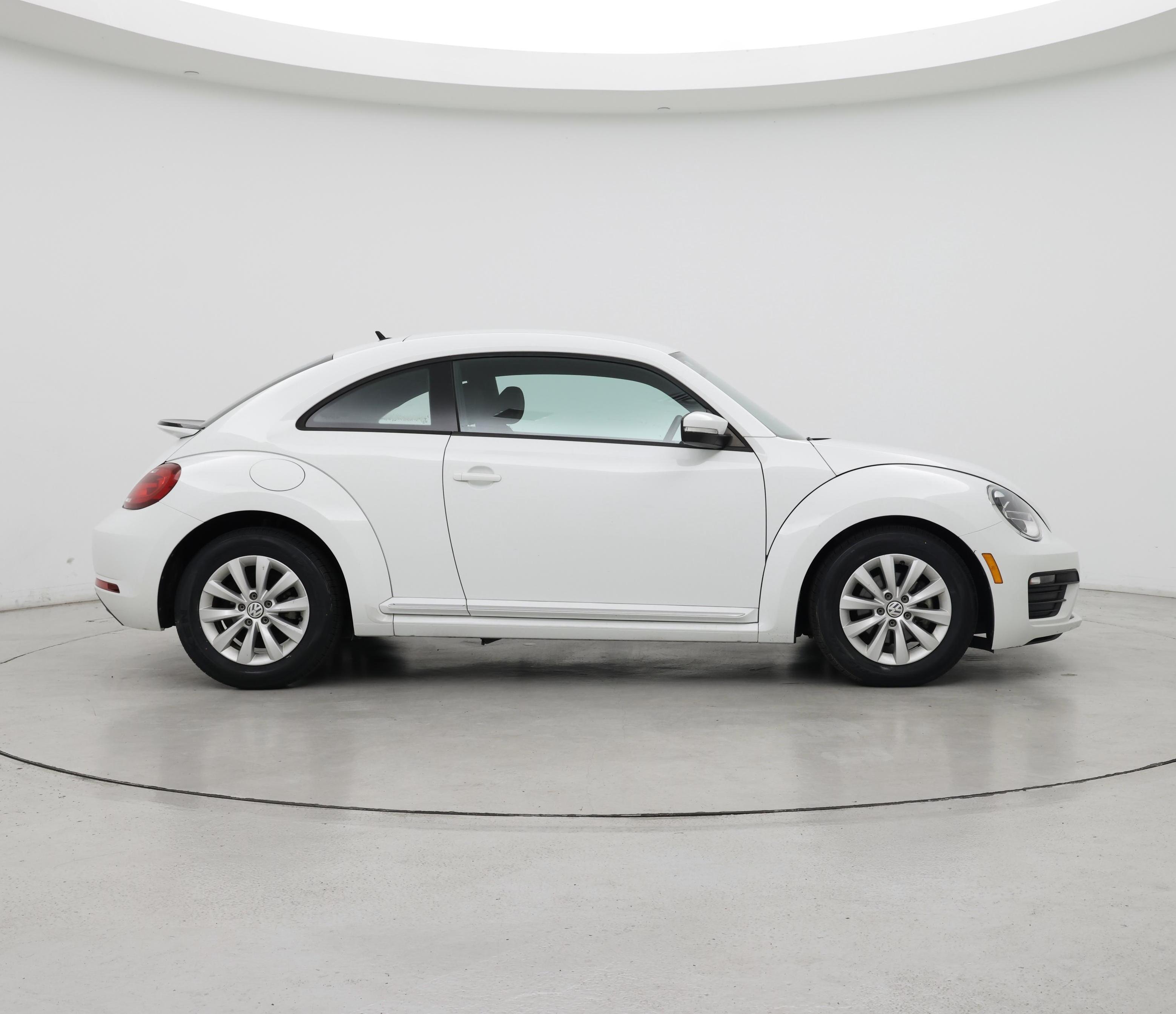 Thumbnail: 2019 Volkswagen Beetle - 7