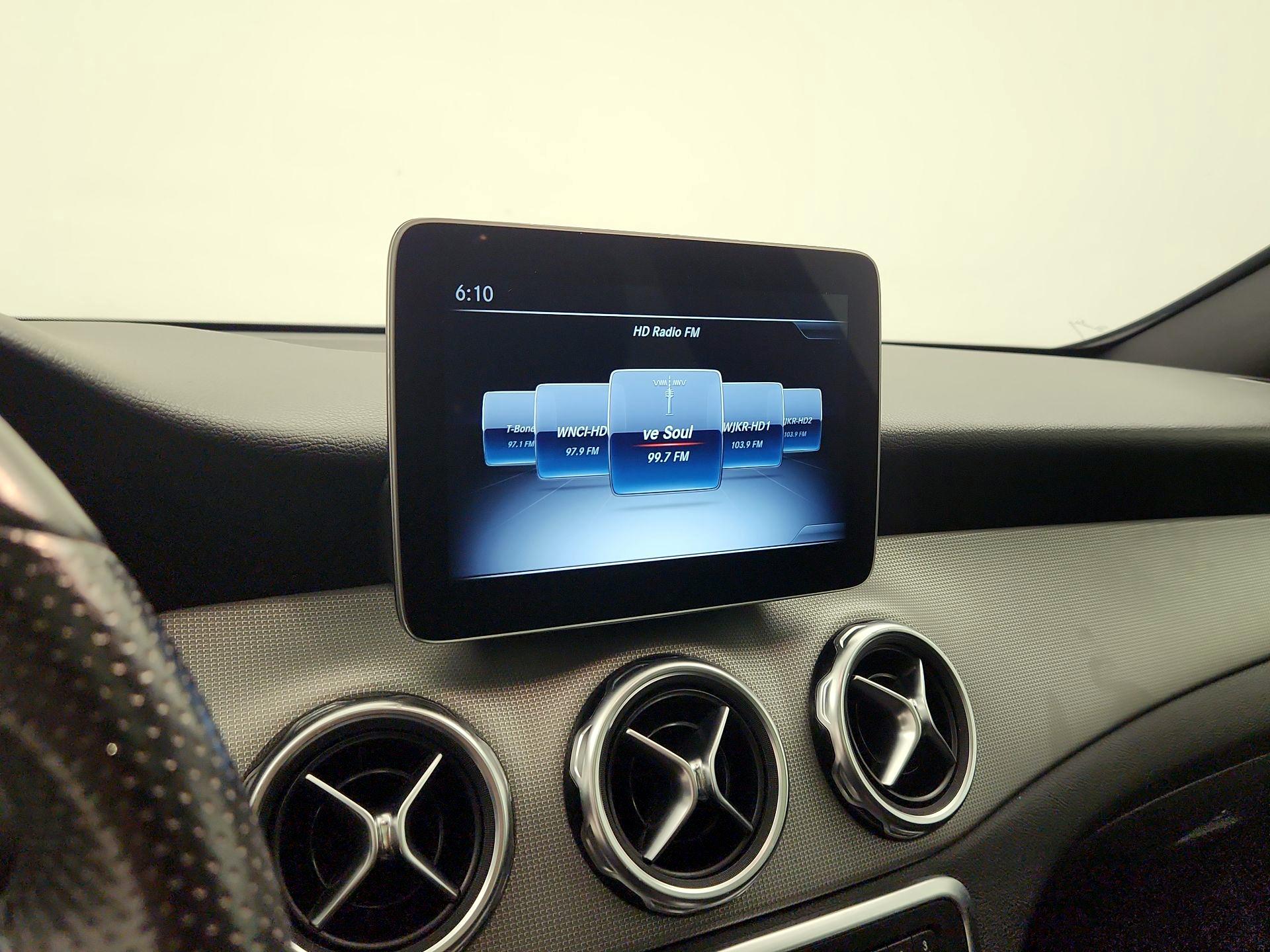 Thumbnail: 2020 Mercedes-Benz GLA - 15