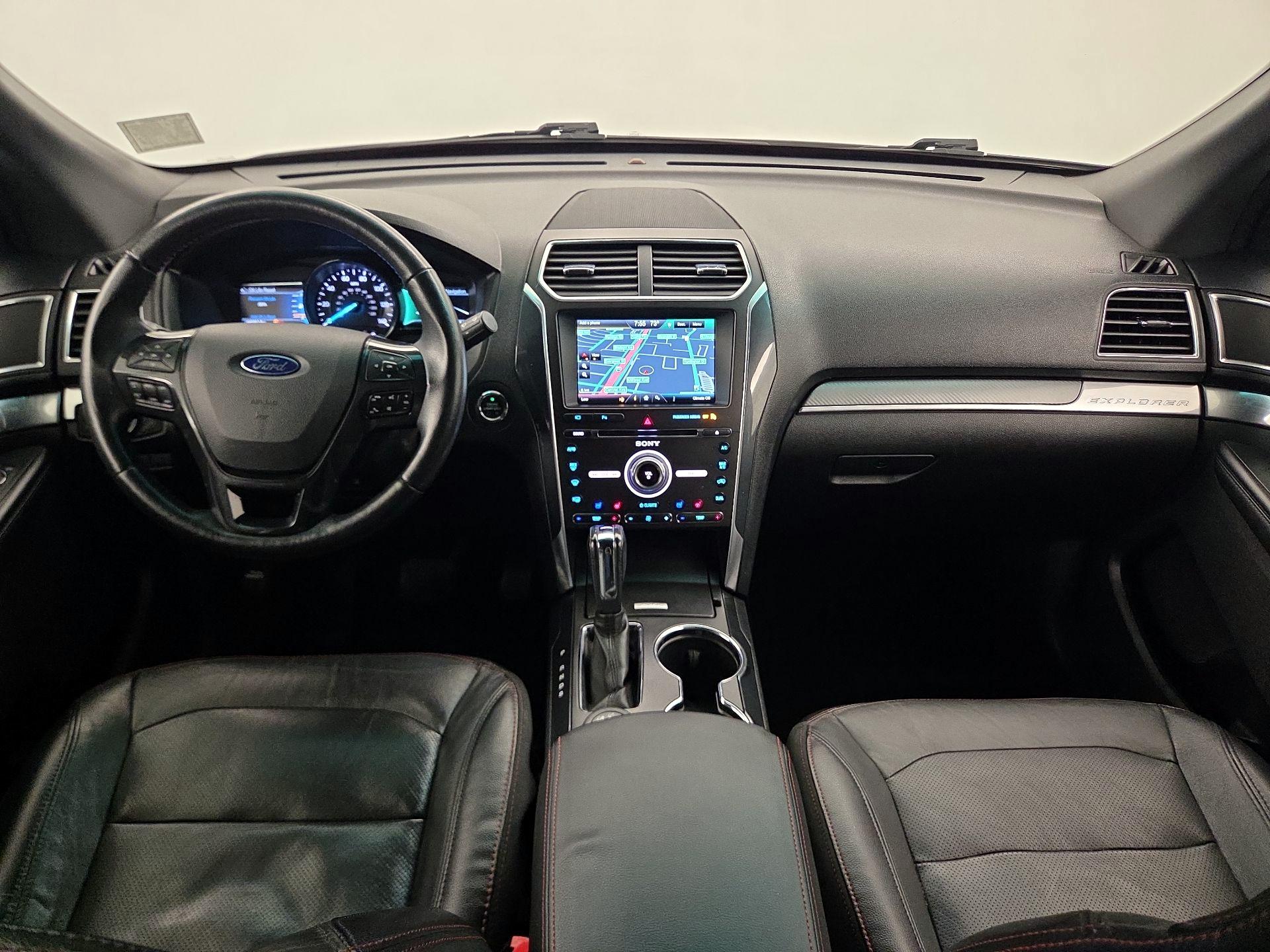 Thumbnail: 2016 Ford Explorer - 9