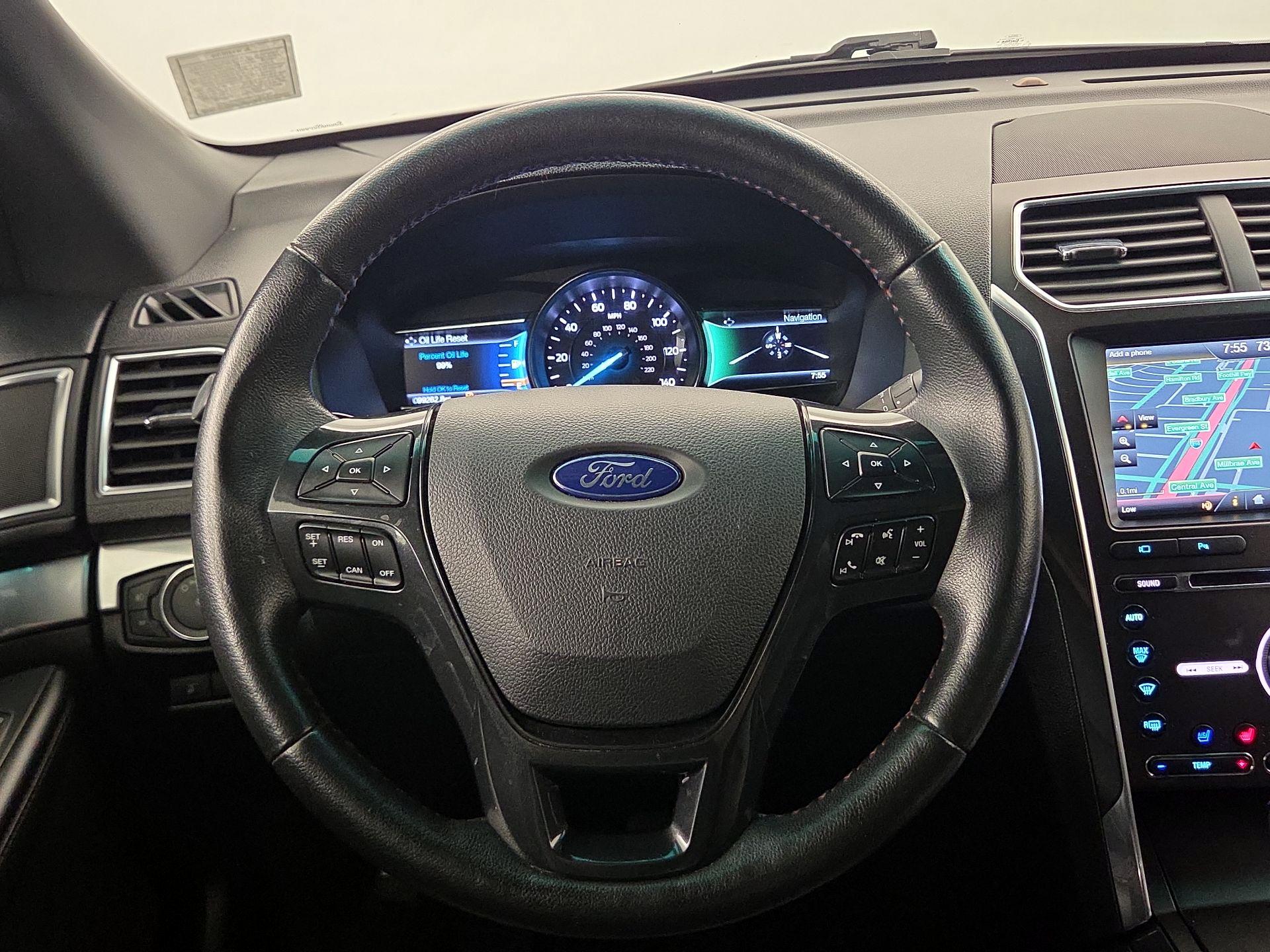 Thumbnail: 2016 Ford Explorer - 10