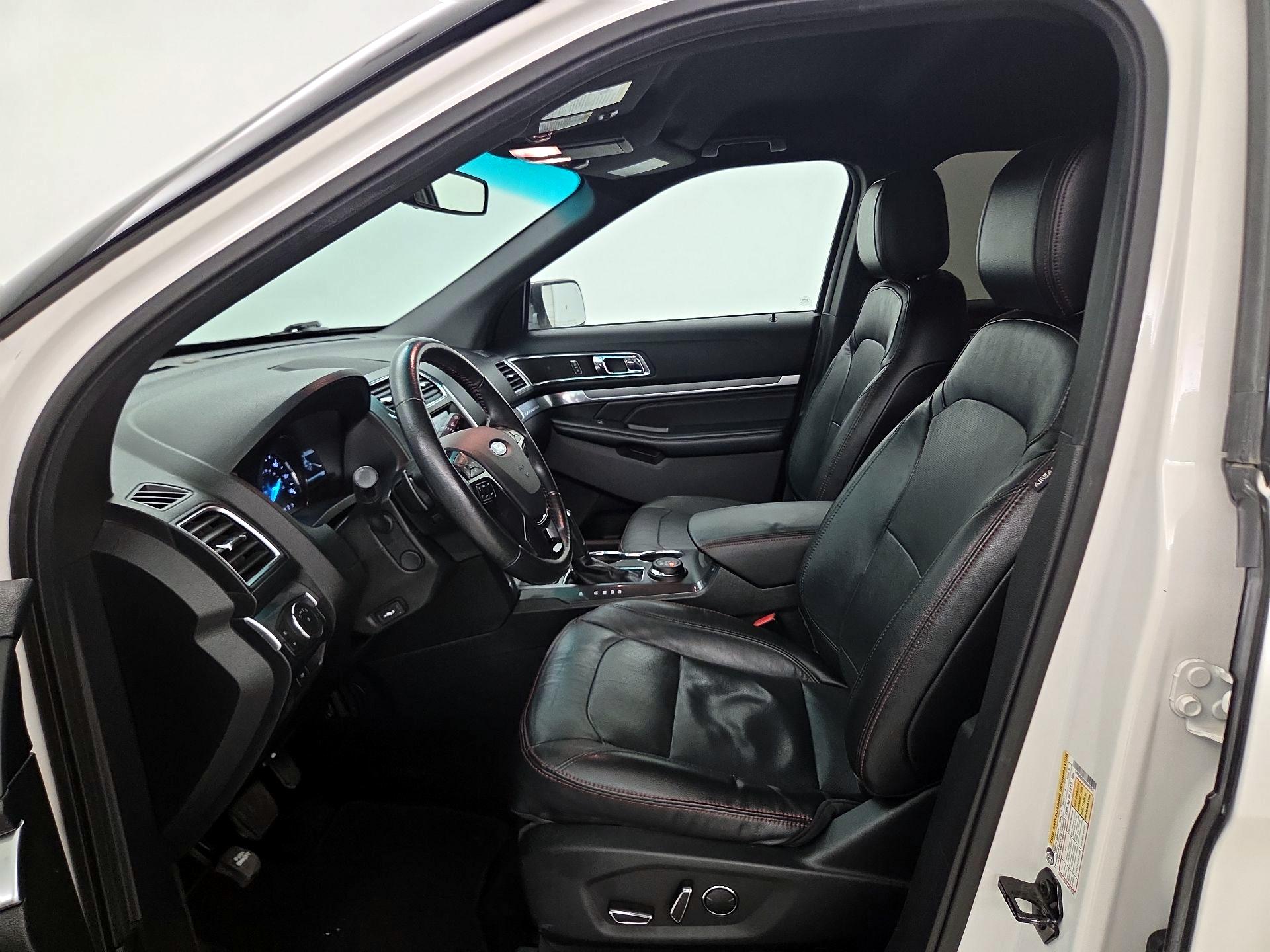 Thumbnail: 2016 Ford Explorer - 11