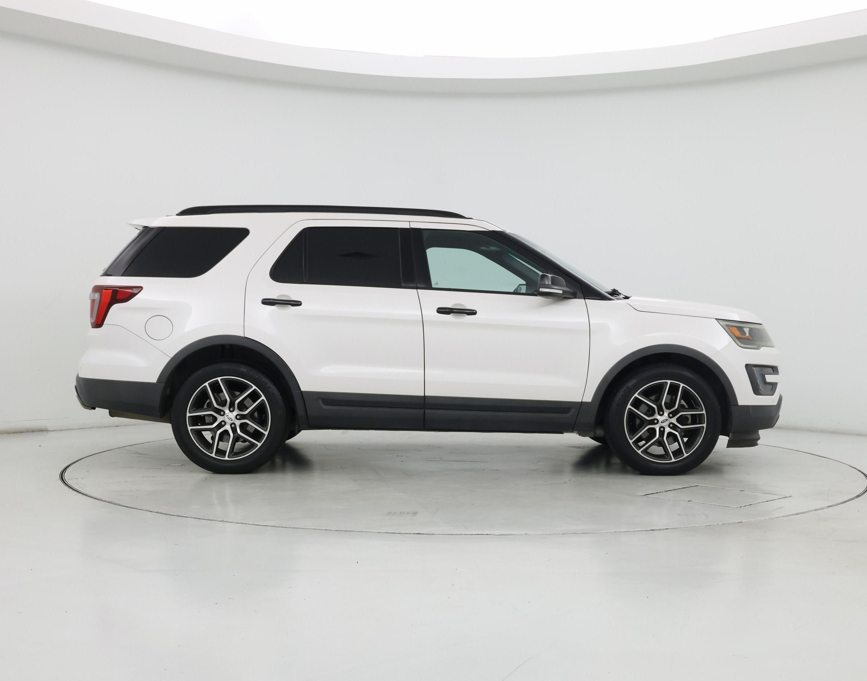Thumbnail: 2016 Ford Explorer - 7