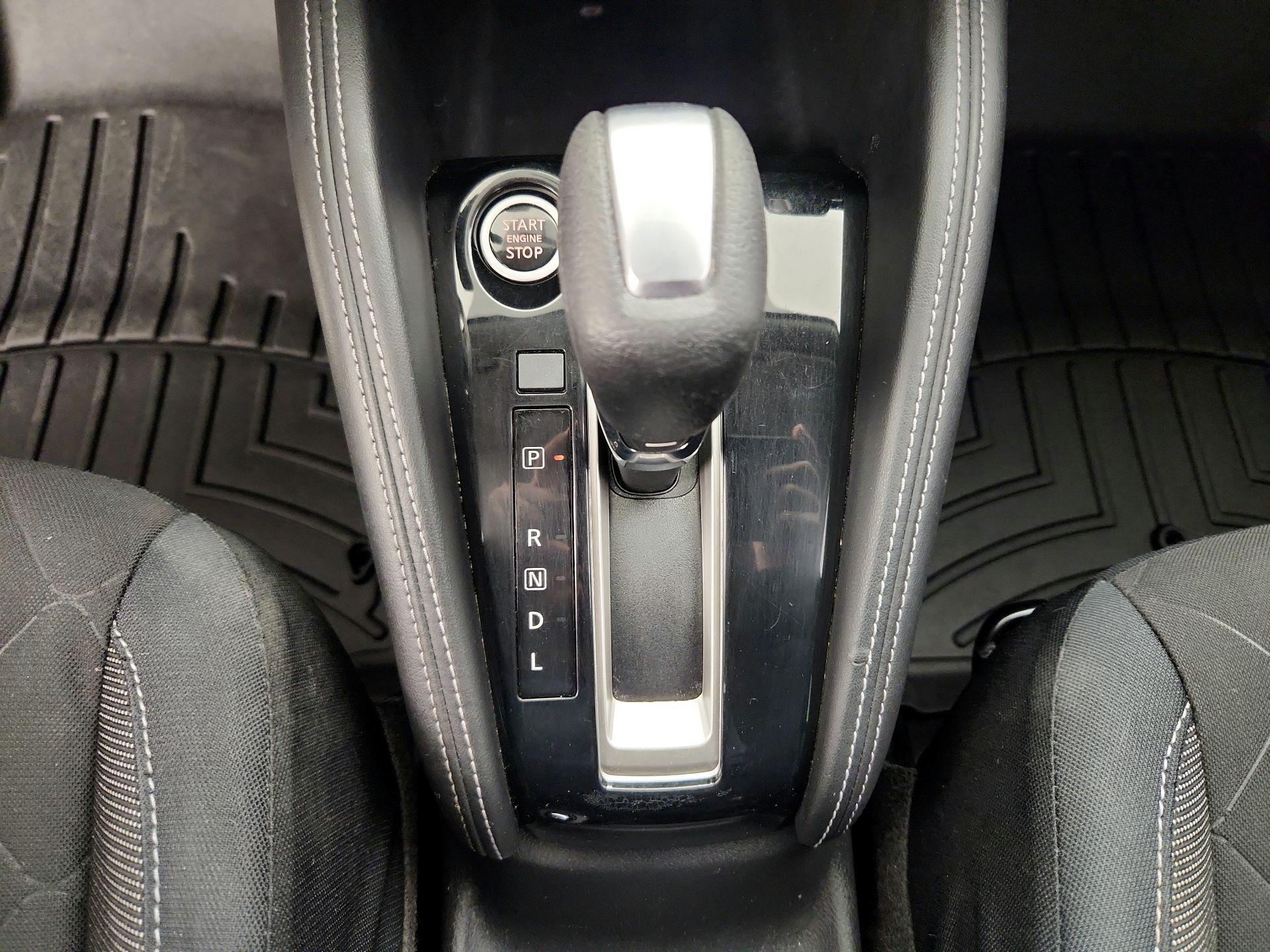 Thumbnail: 2018 Nissan Kicks - 17