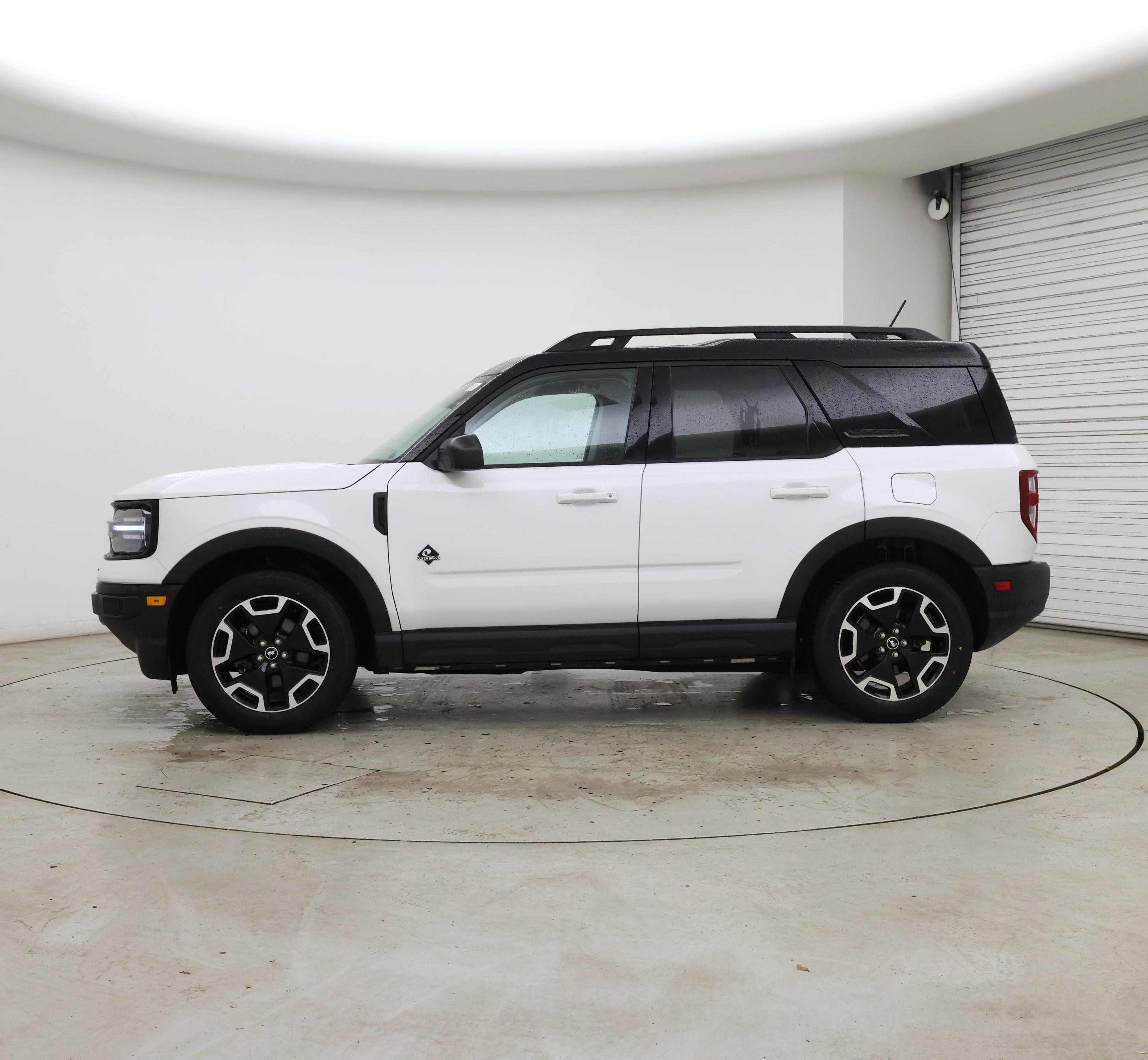 Thumbnail: 2022 Ford Bronco Sport - 3
