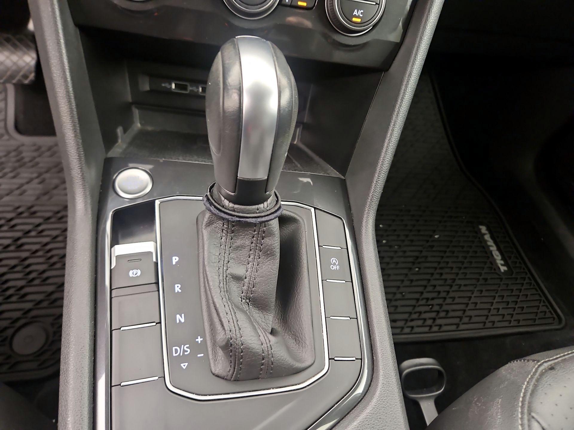 Thumbnail: 2020 Volkswagen Tiguan - 17