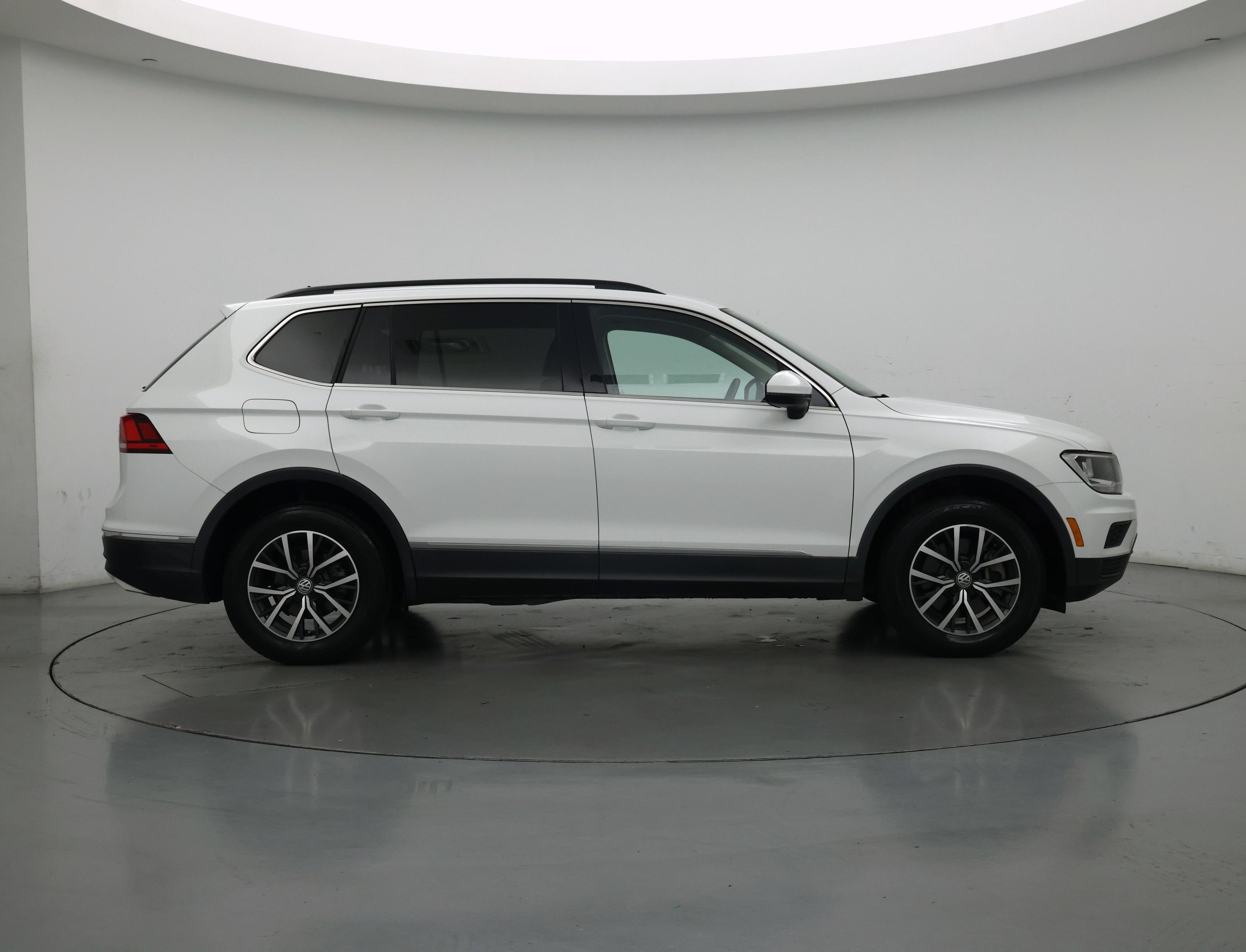 Thumbnail: 2020 Volkswagen Tiguan - 7