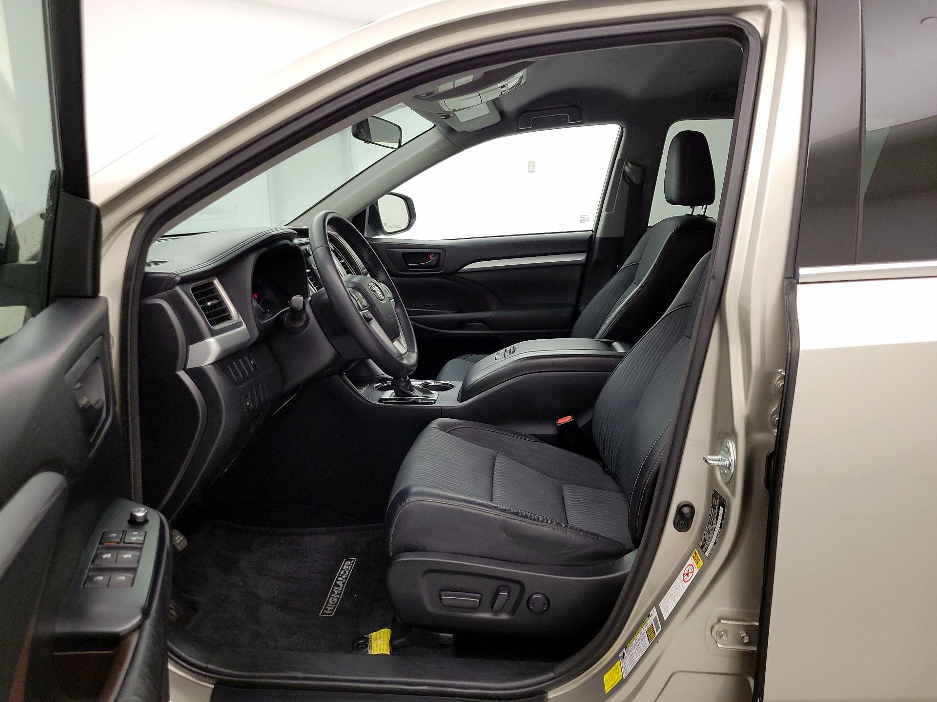 Thumbnail: 2015 Toyota Highlander - 11